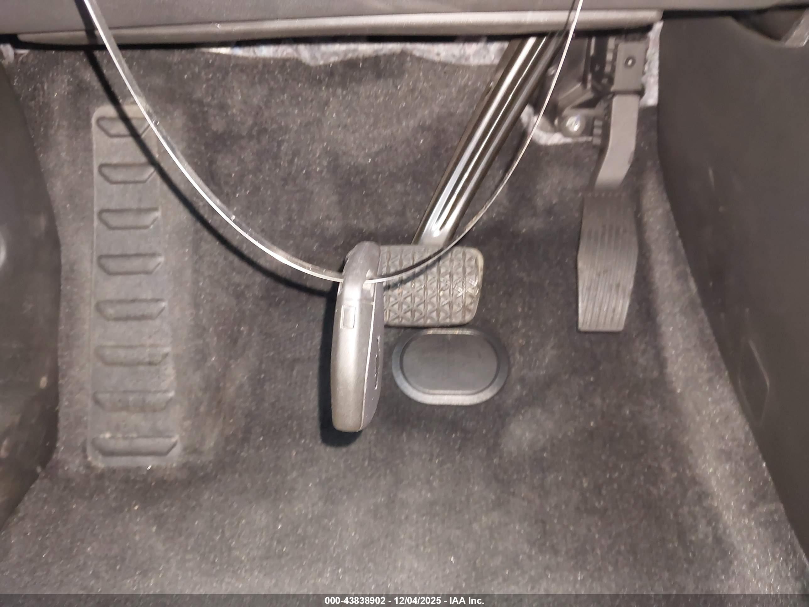 CHEVROLET BLAZER image 11