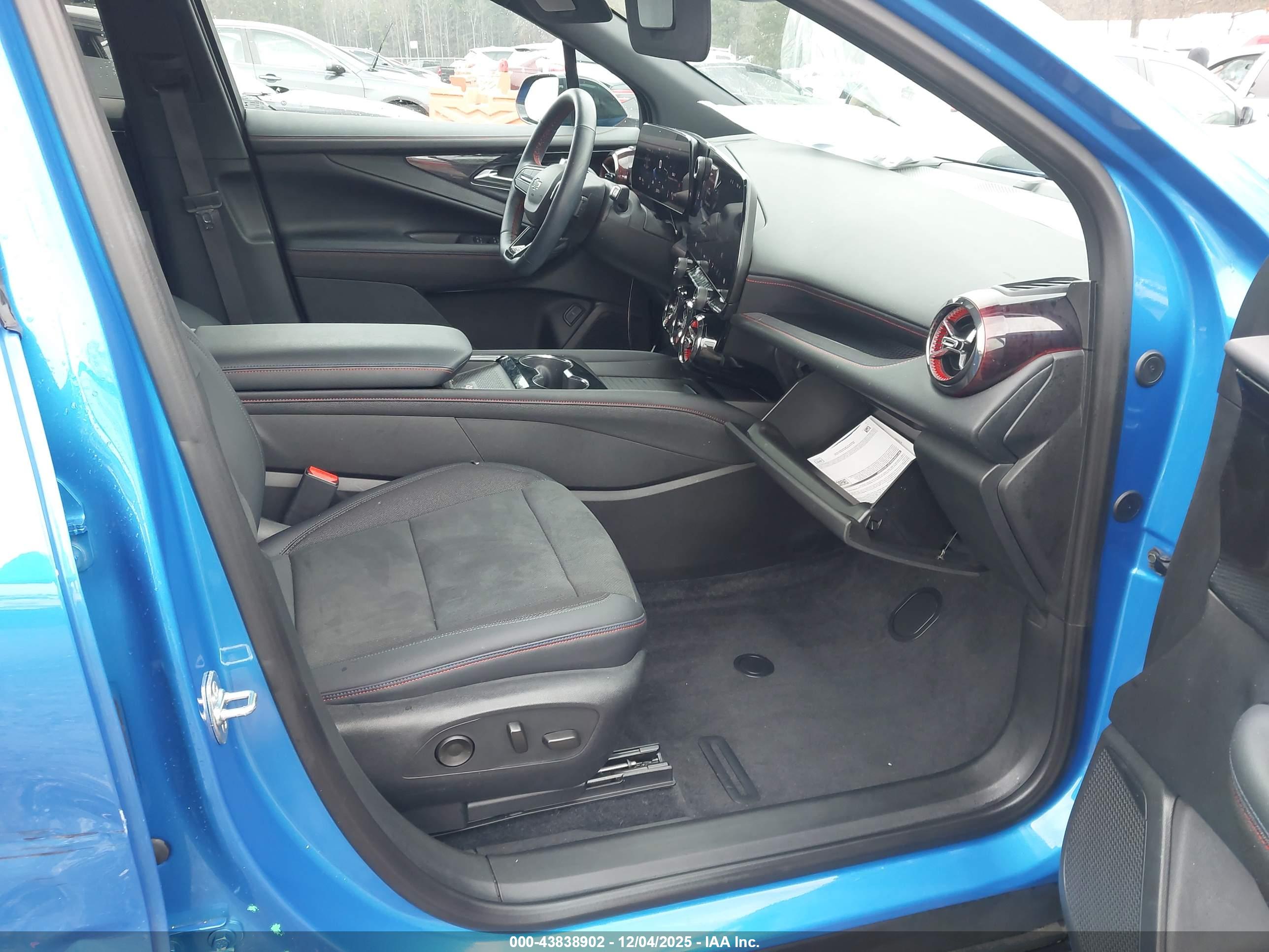CHEVROLET BLAZER image 5