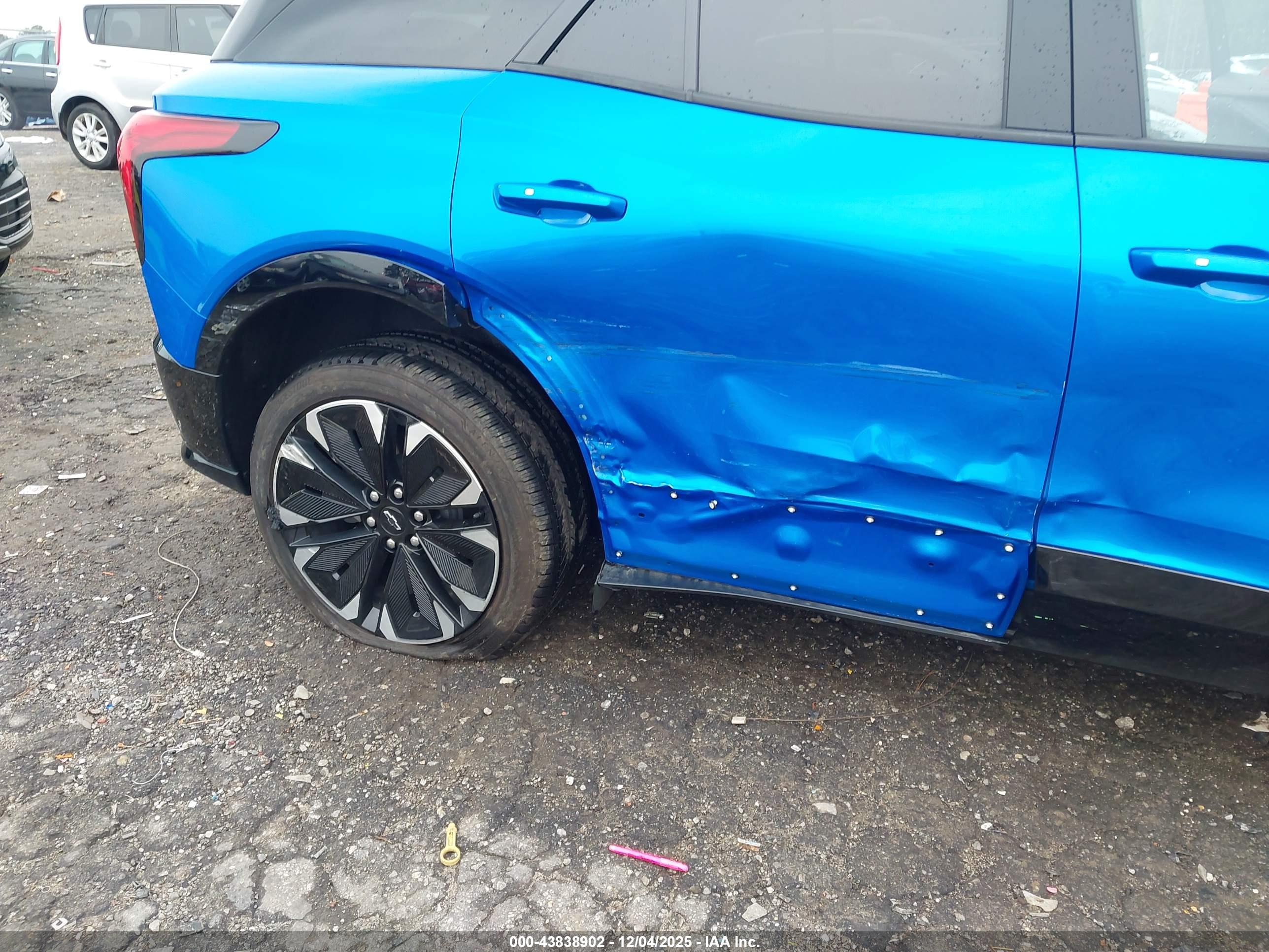 CHEVROLET BLAZER image 6