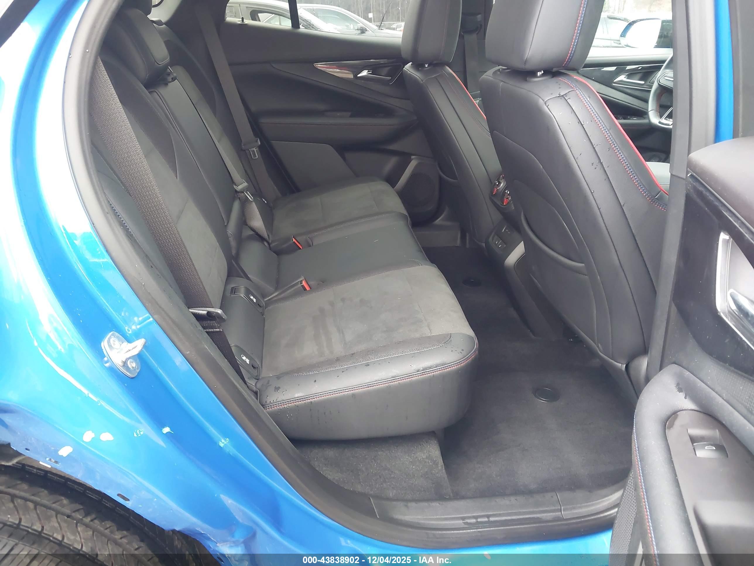 CHEVROLET BLAZER image 8