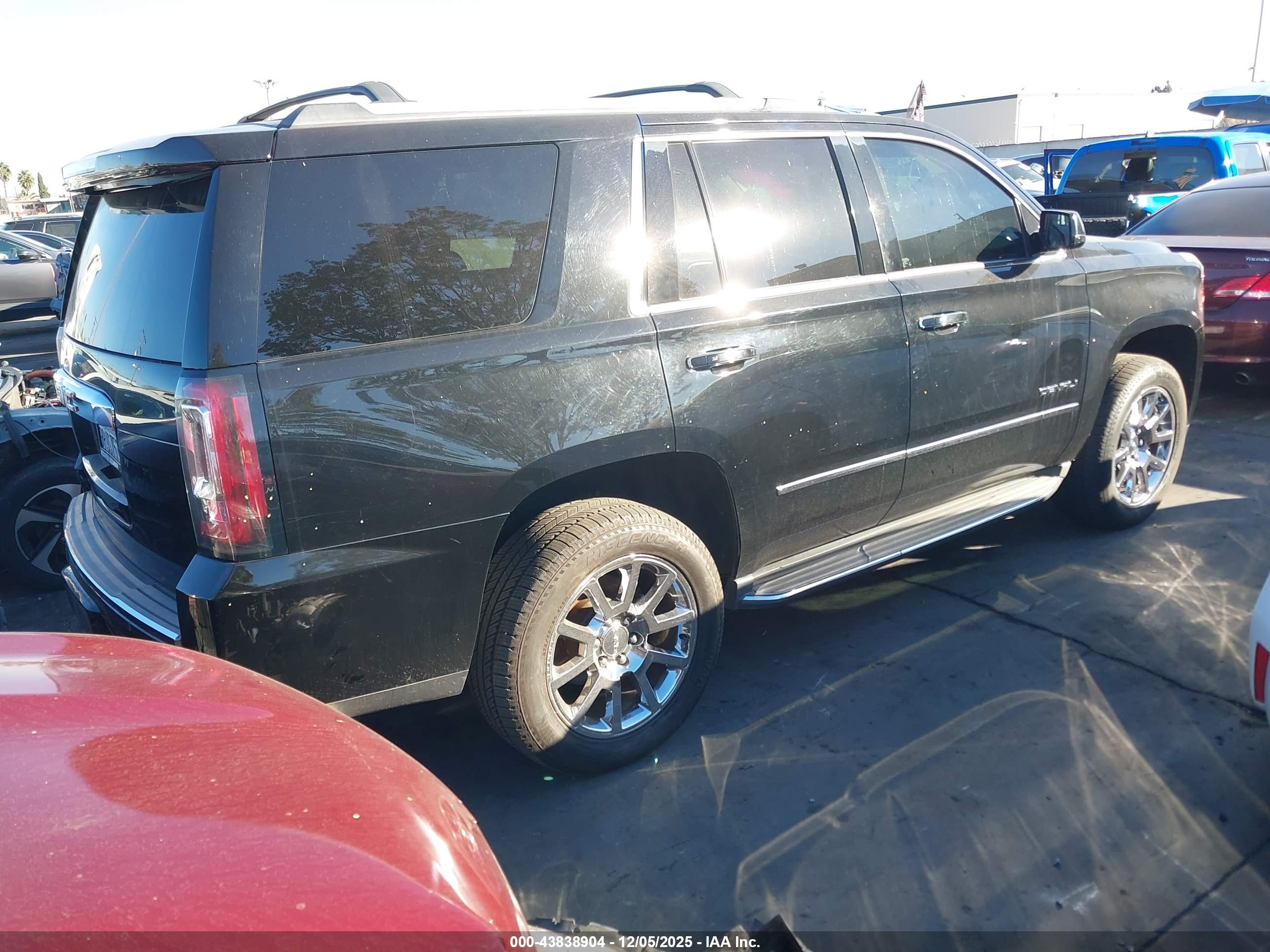 GMC YUKON image 4