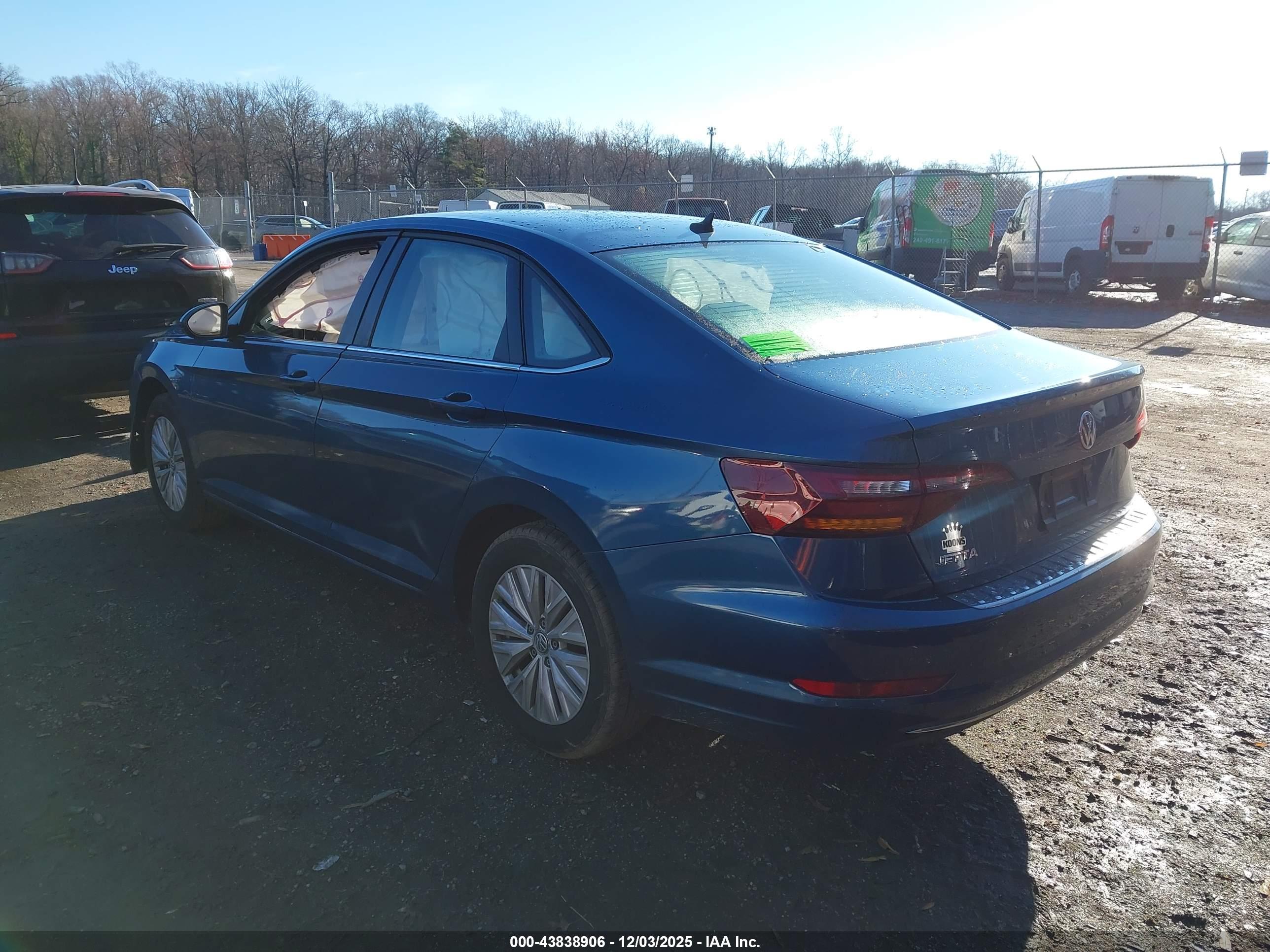 VOLKSWAGEN JETTA image 3