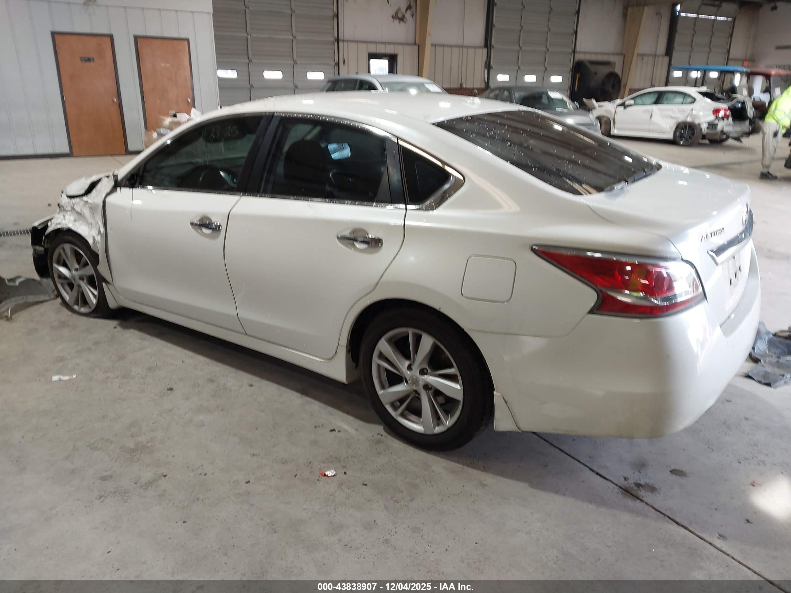 NISSAN ALTIMA image 3
