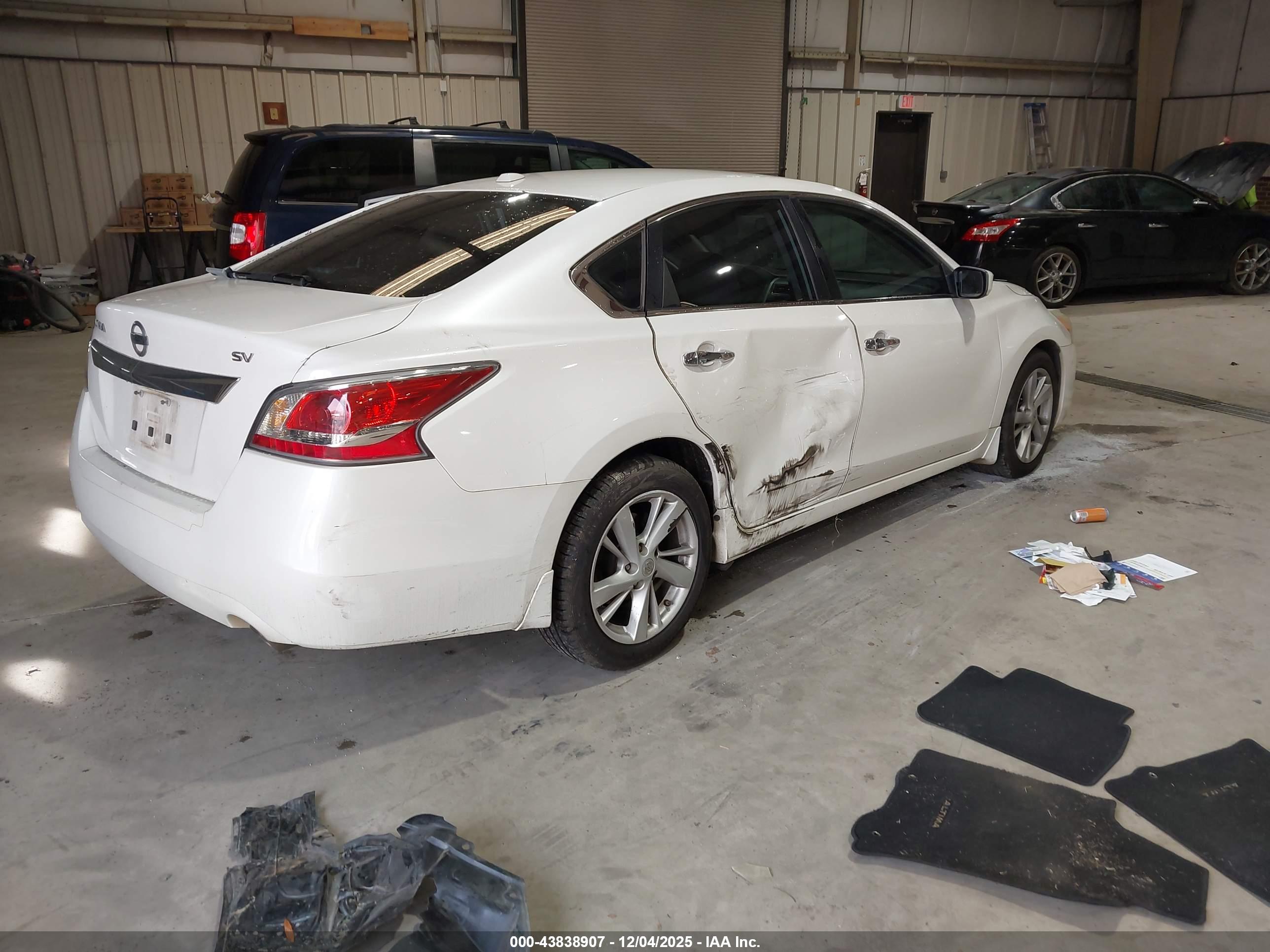 NISSAN ALTIMA image 4