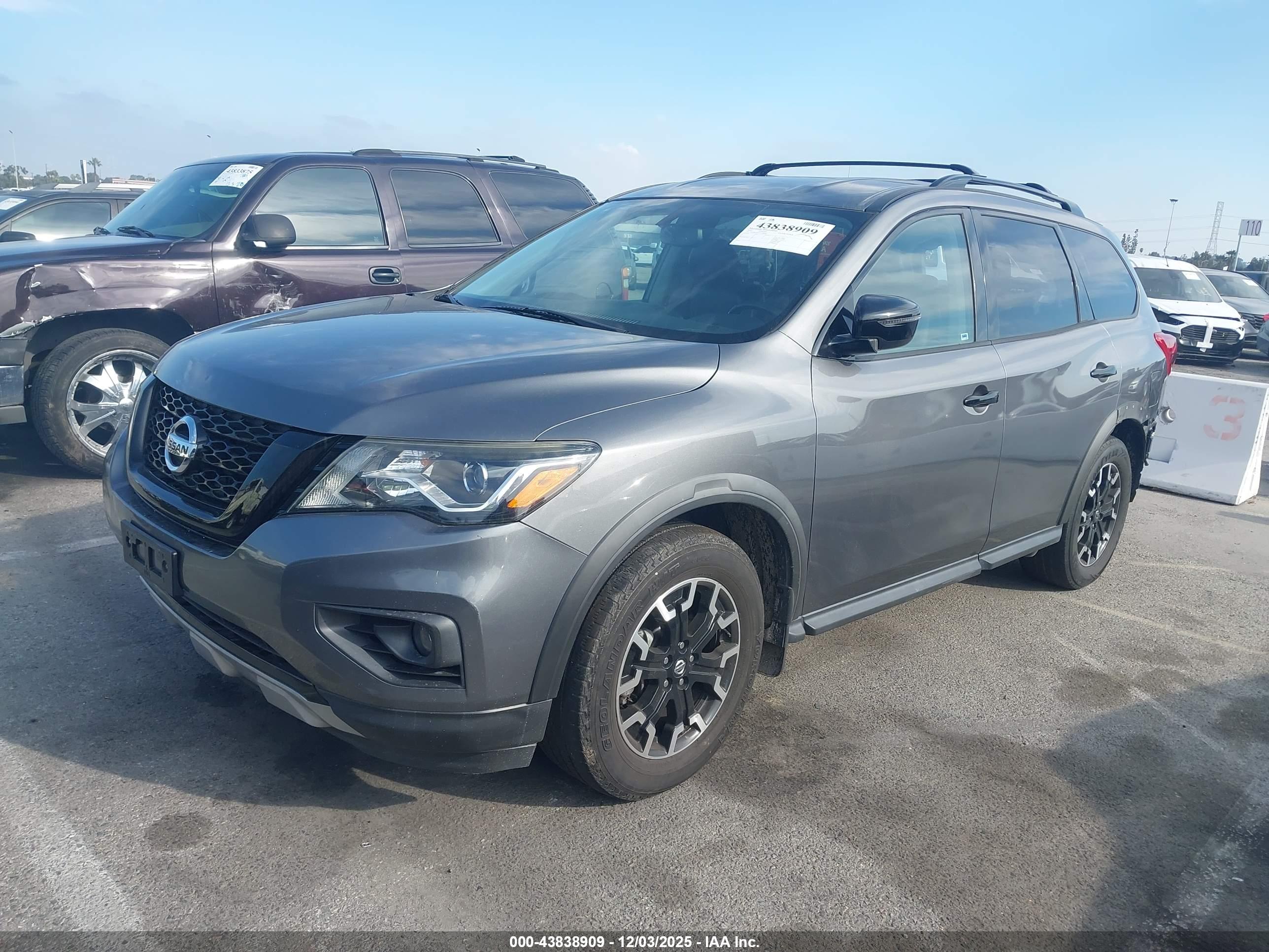 NISSAN PATHFINDER image 2