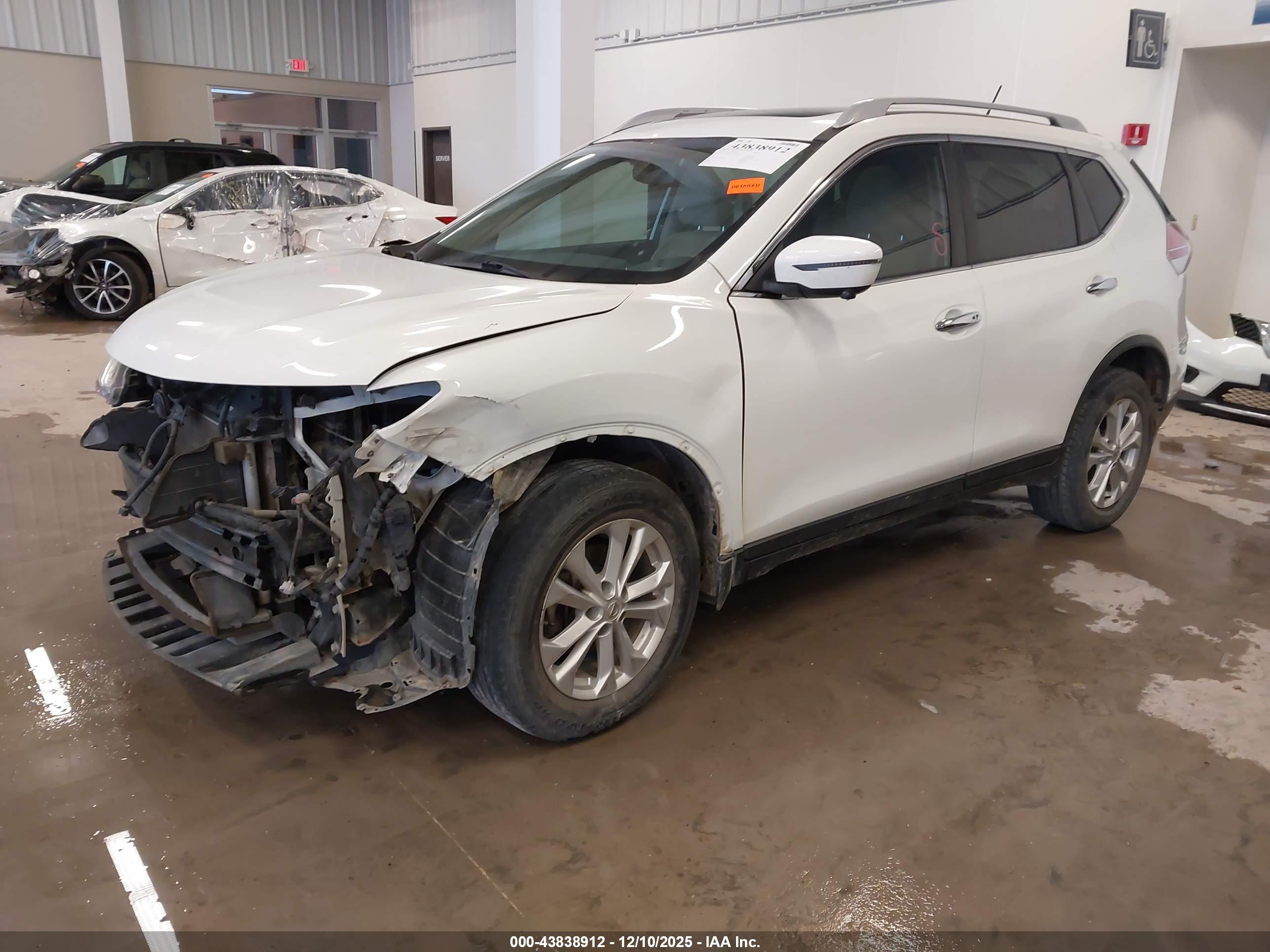 NISSAN ROGUE image 2