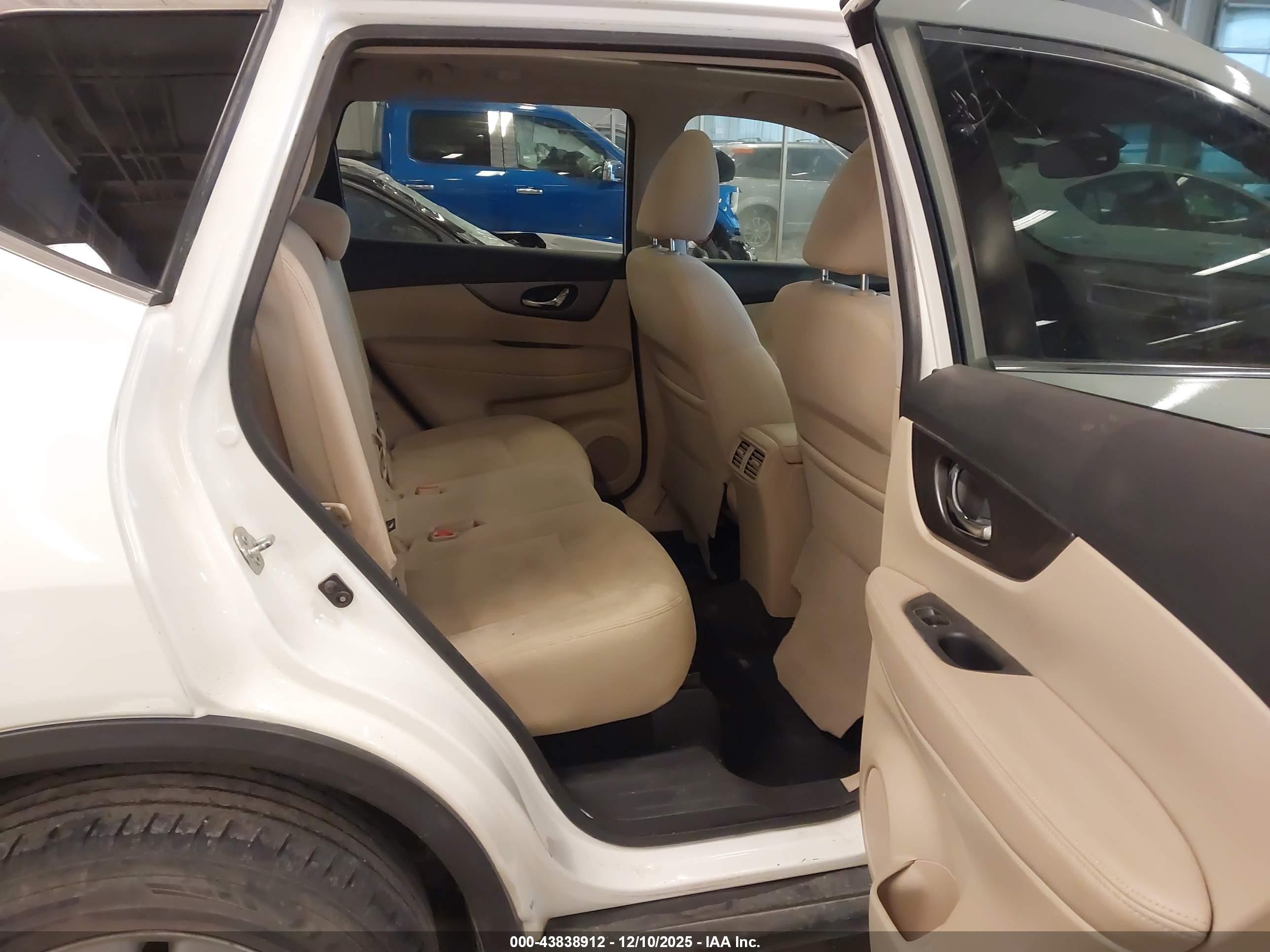 NISSAN ROGUE image 8