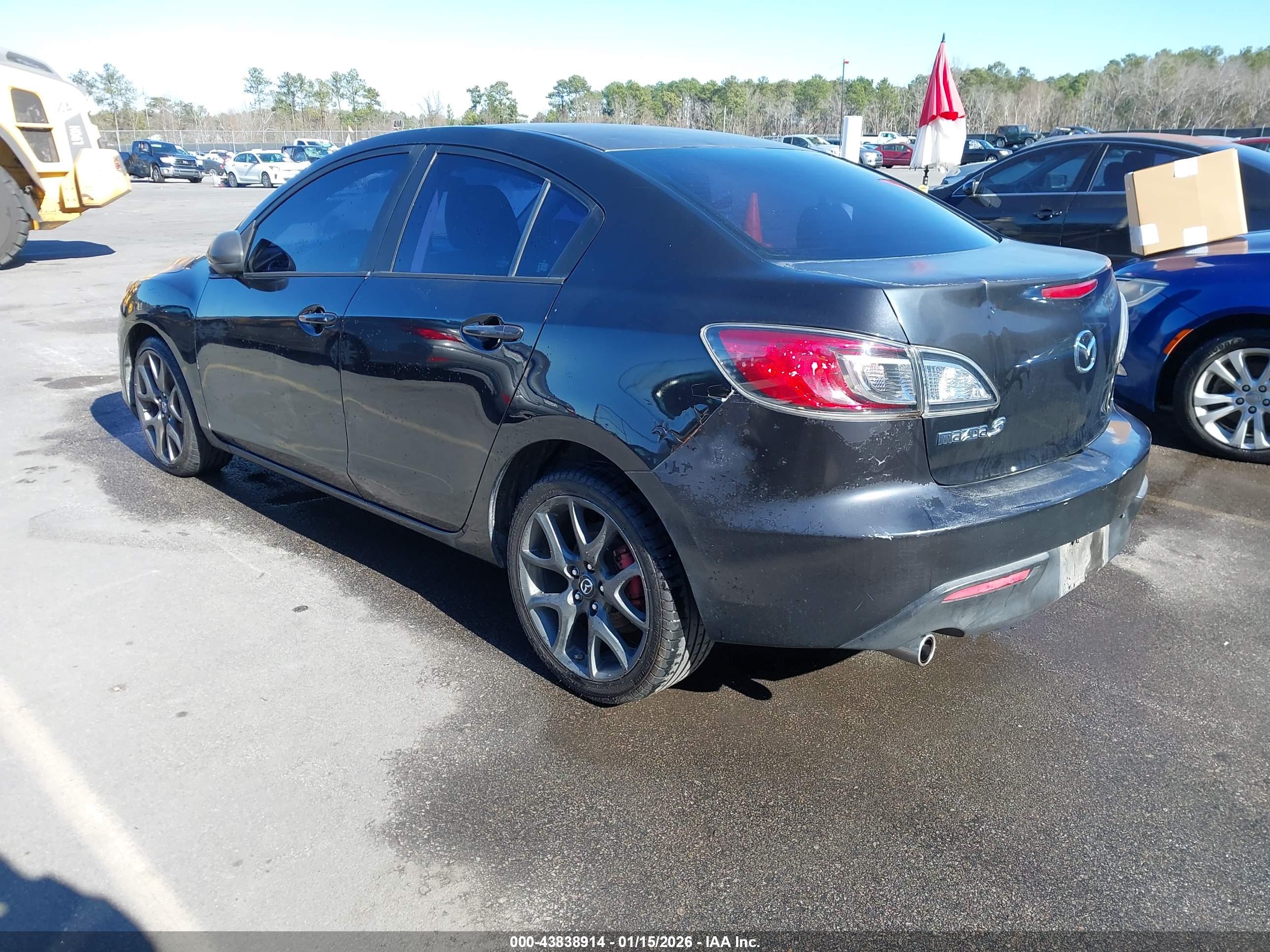 MAZDA MAZDA3 image 3