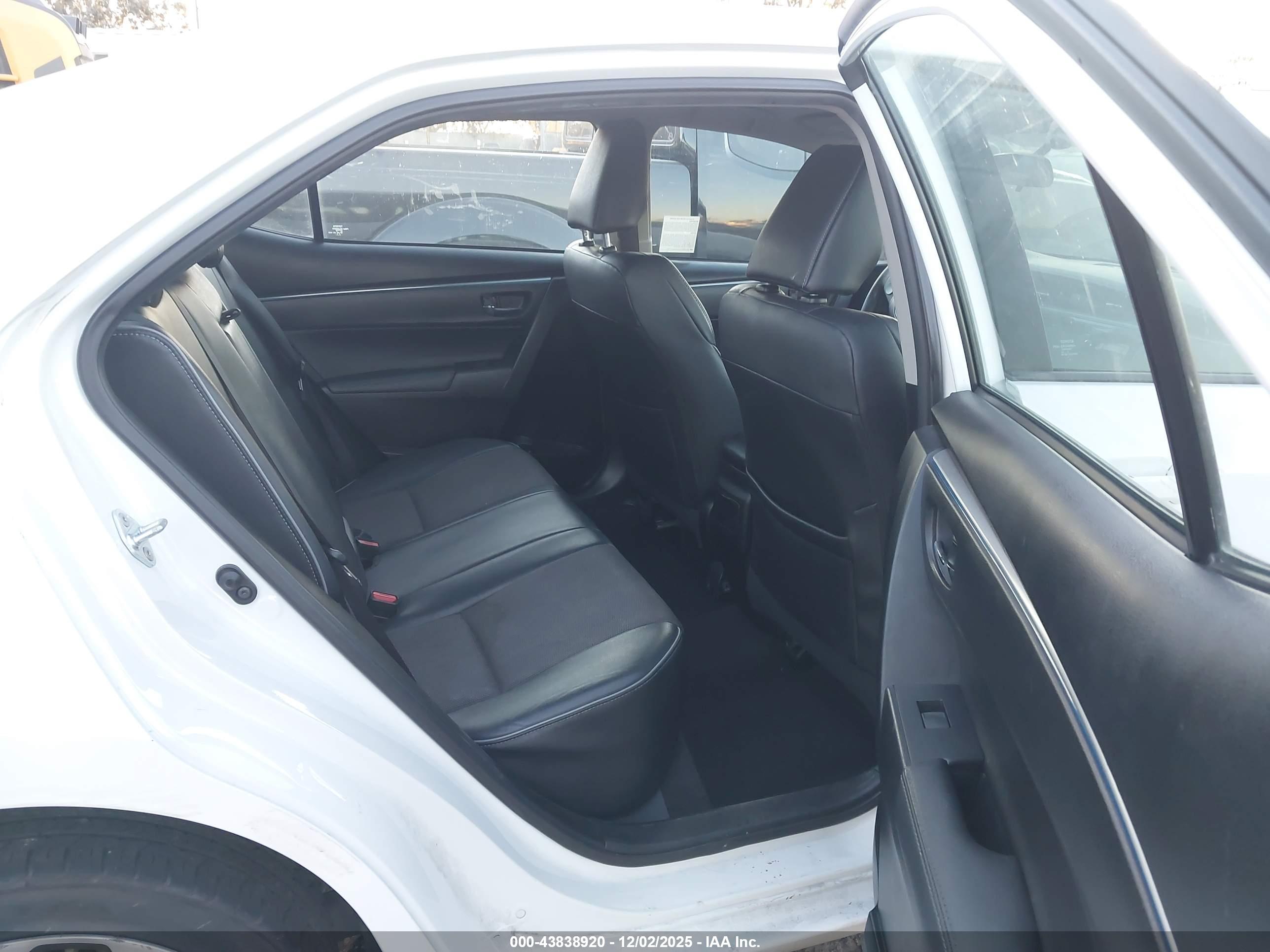 TOYOTA COROLLA image 8