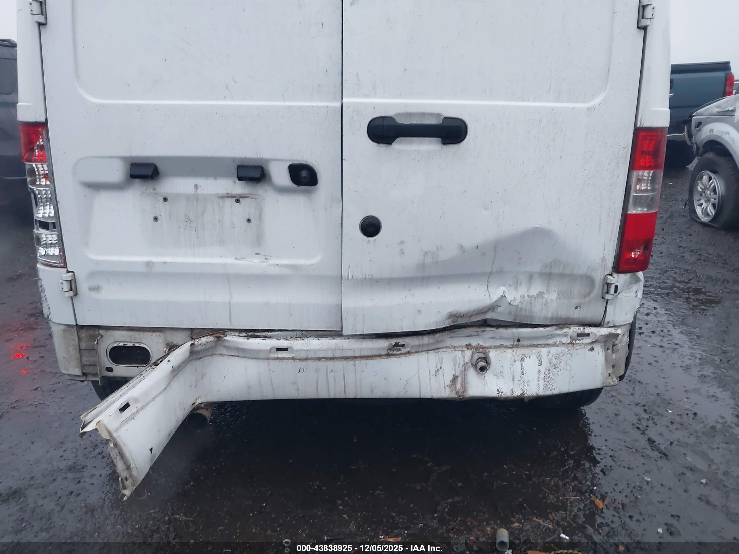 FORD TRANSIT image 6