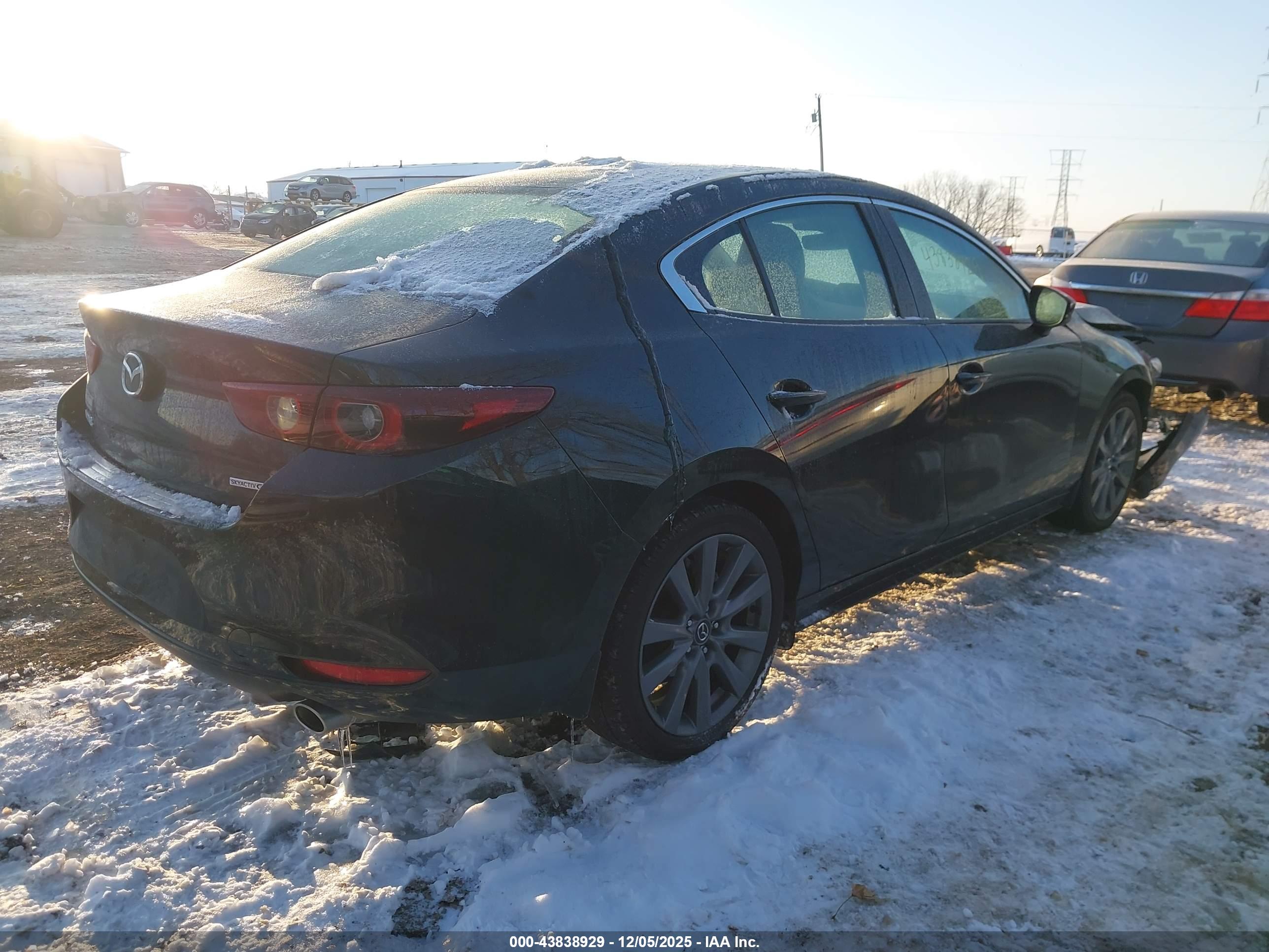 MAZDA MAZDA3 image 4