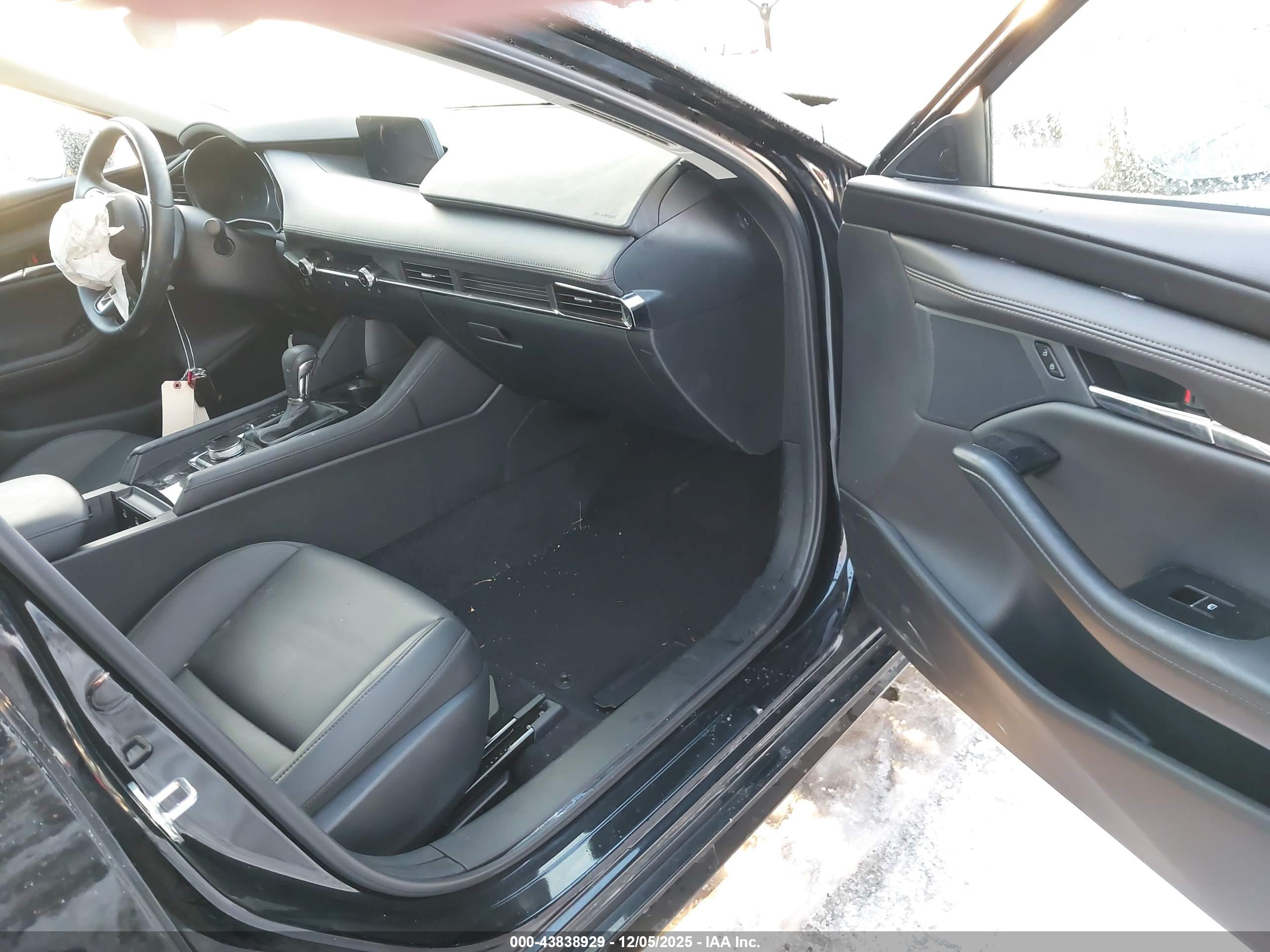 MAZDA MAZDA3 image 5