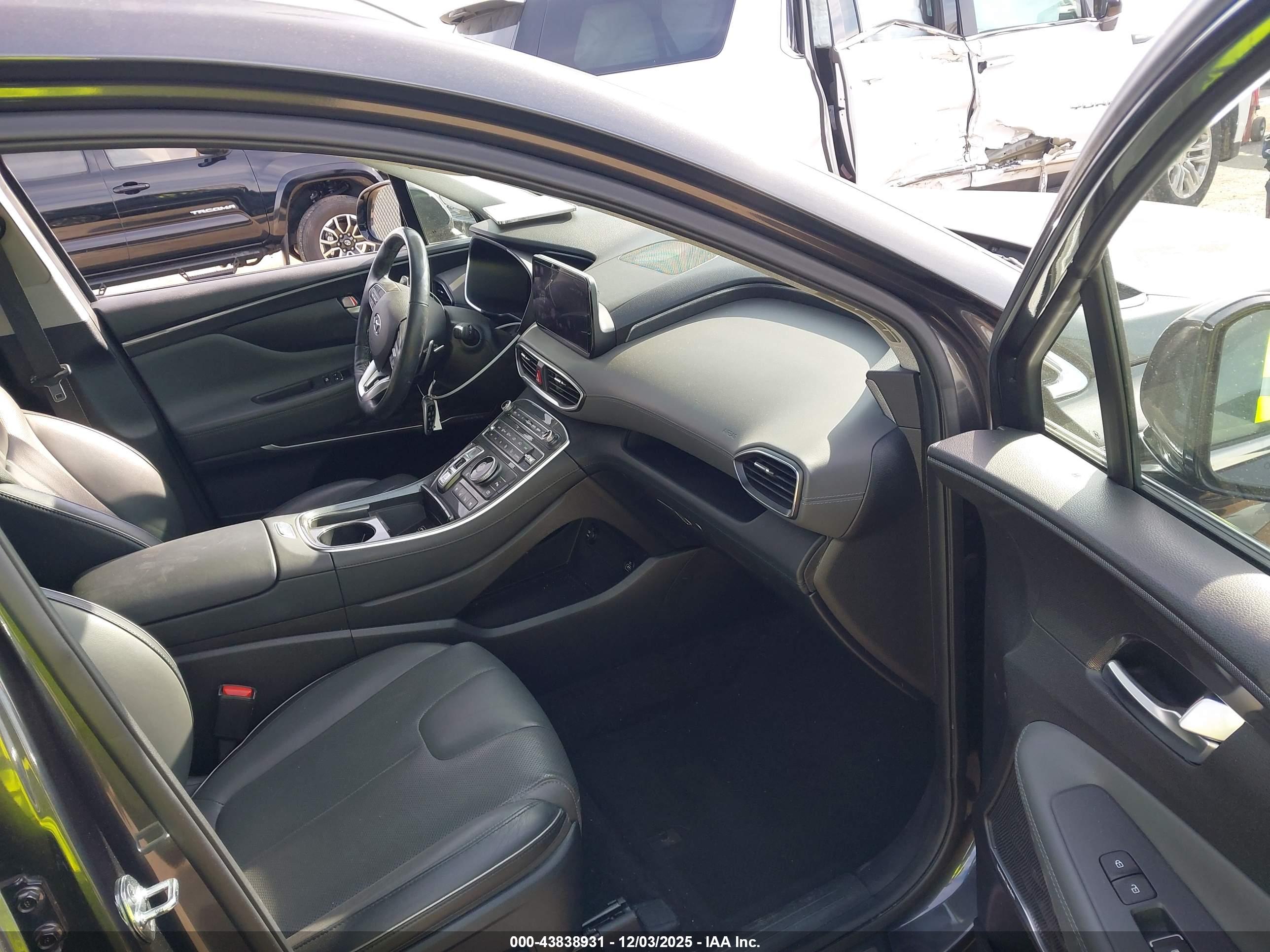 HYUNDAI SANTA image 5