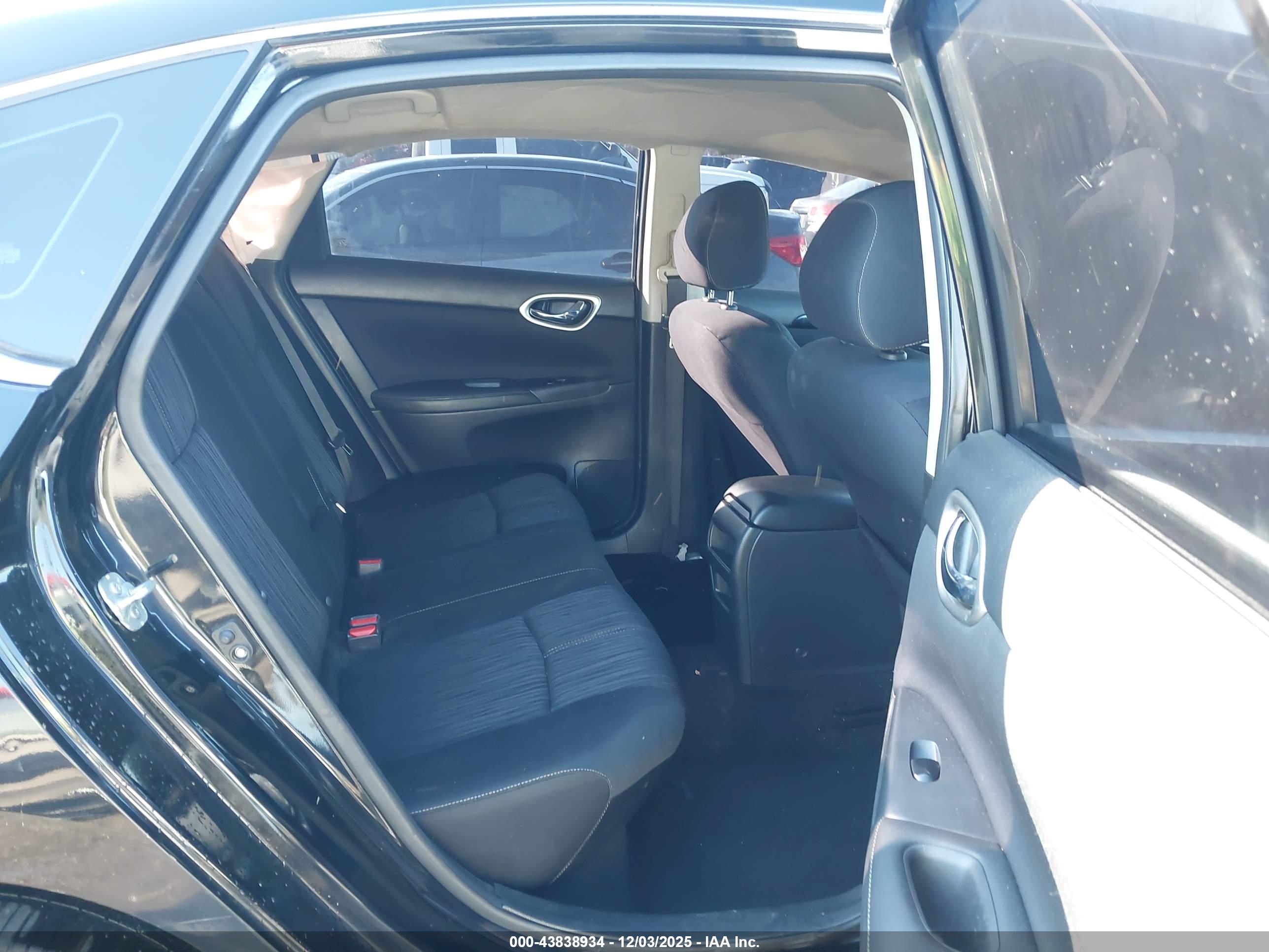 NISSAN SENTRA image 8