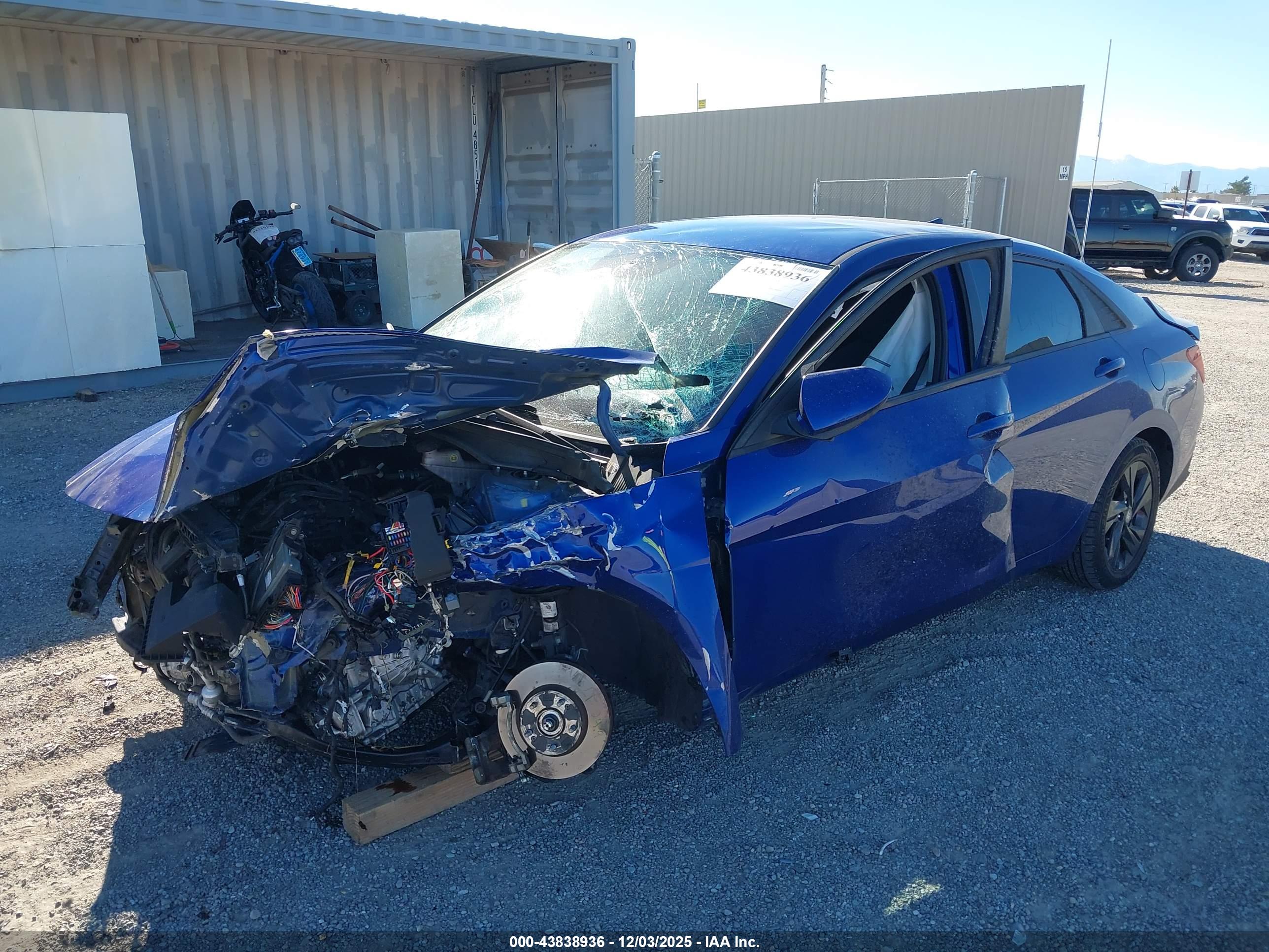 HYUNDAI ELANTRA image 2