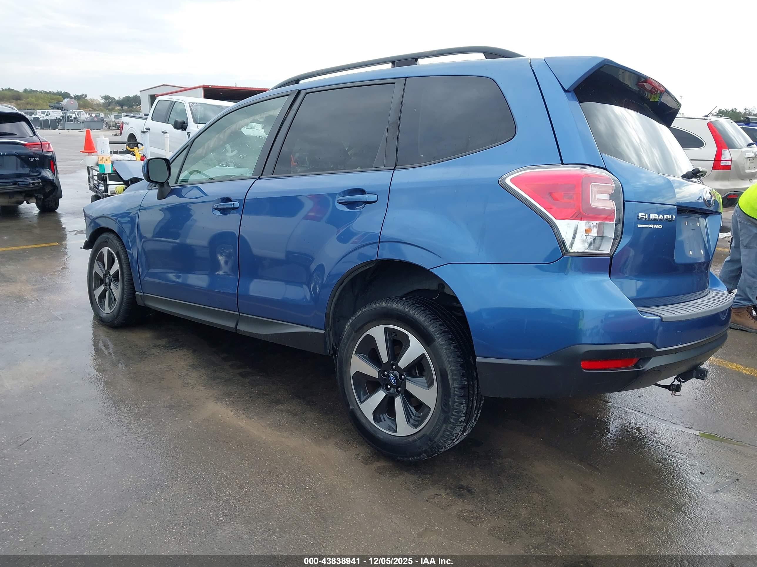 SUBARU FORESTER image 3
