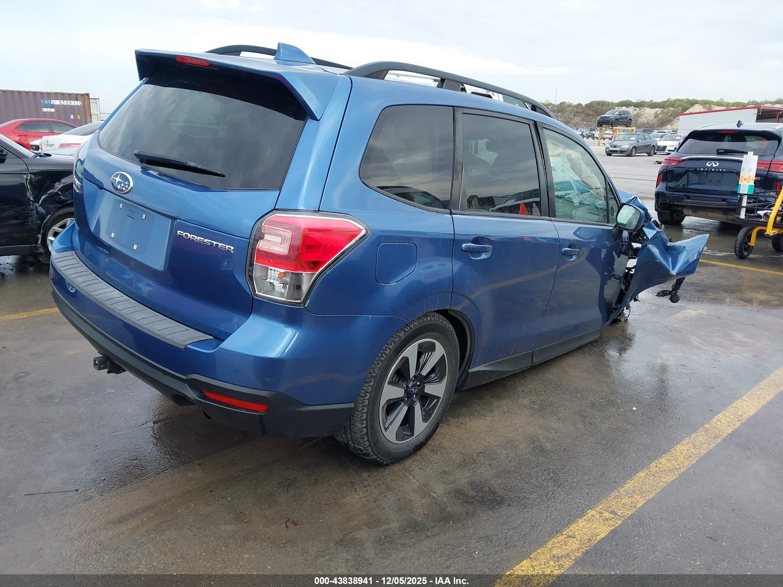 SUBARU FORESTER image 4