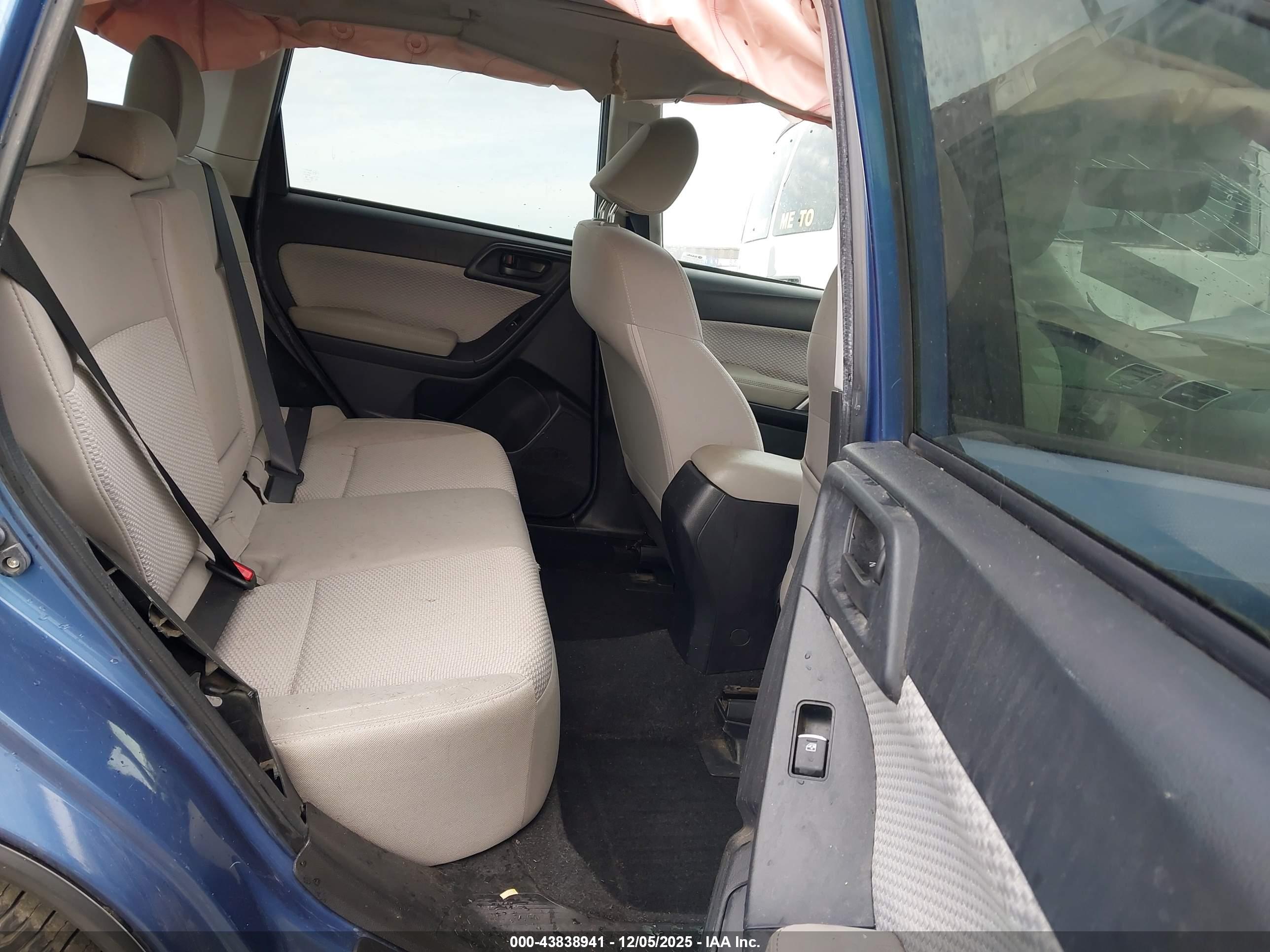 SUBARU FORESTER image 8