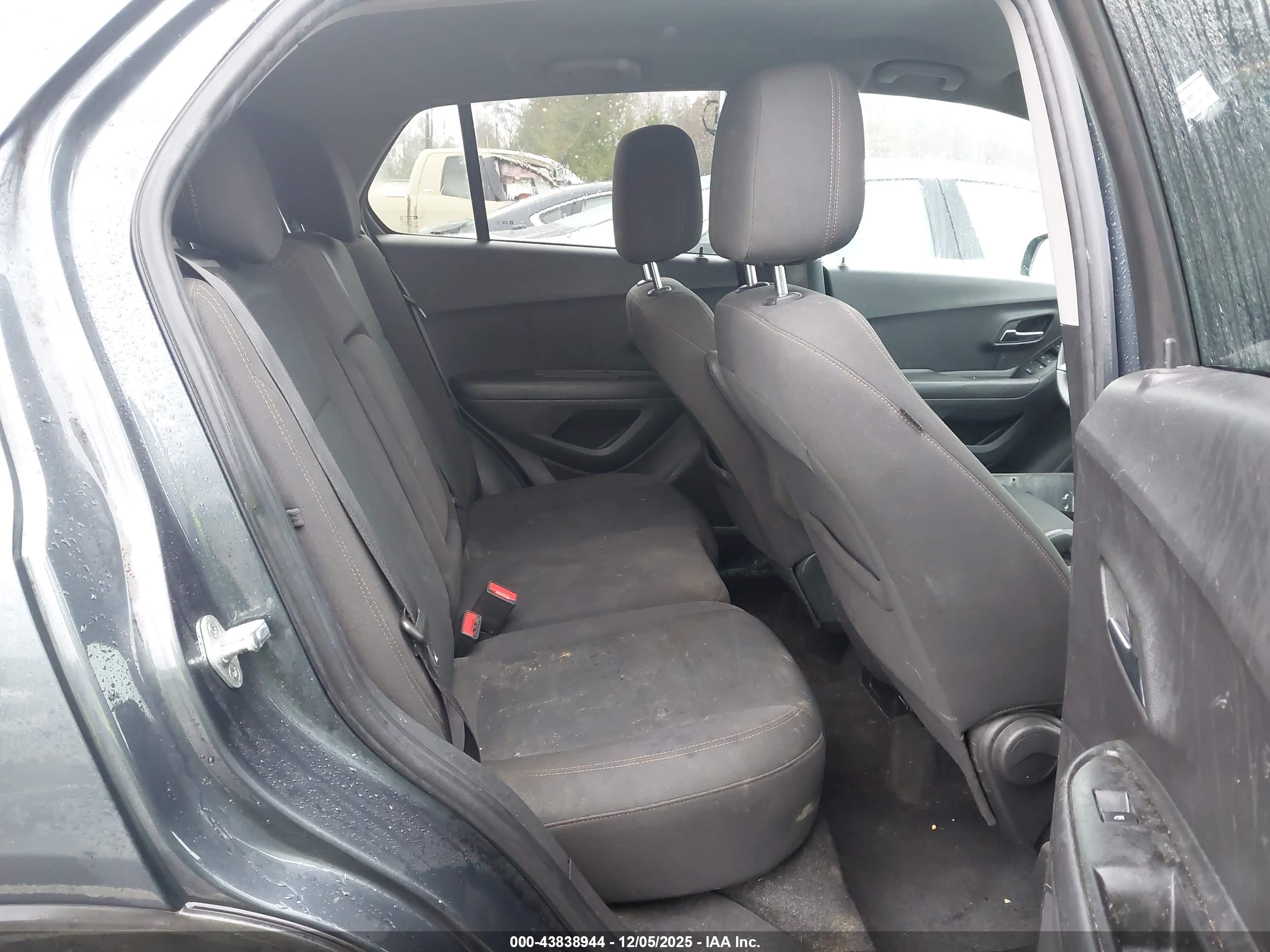 CHEVROLET TRAX image 8