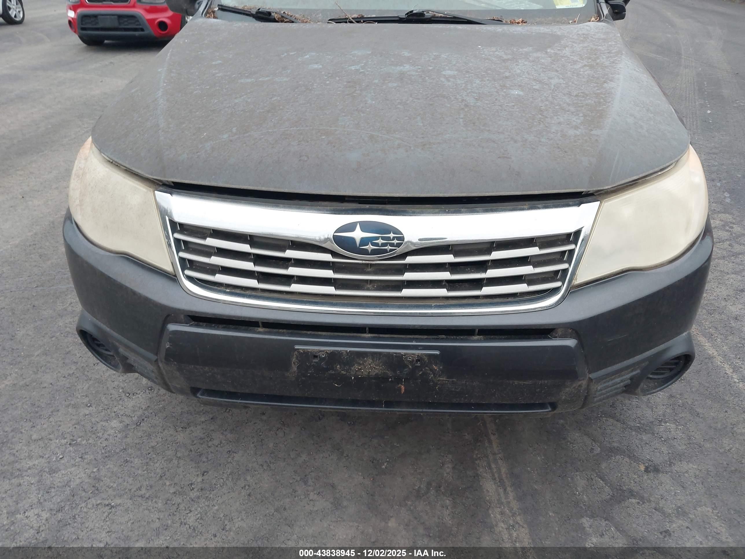 SUBARU FORESTER image 6