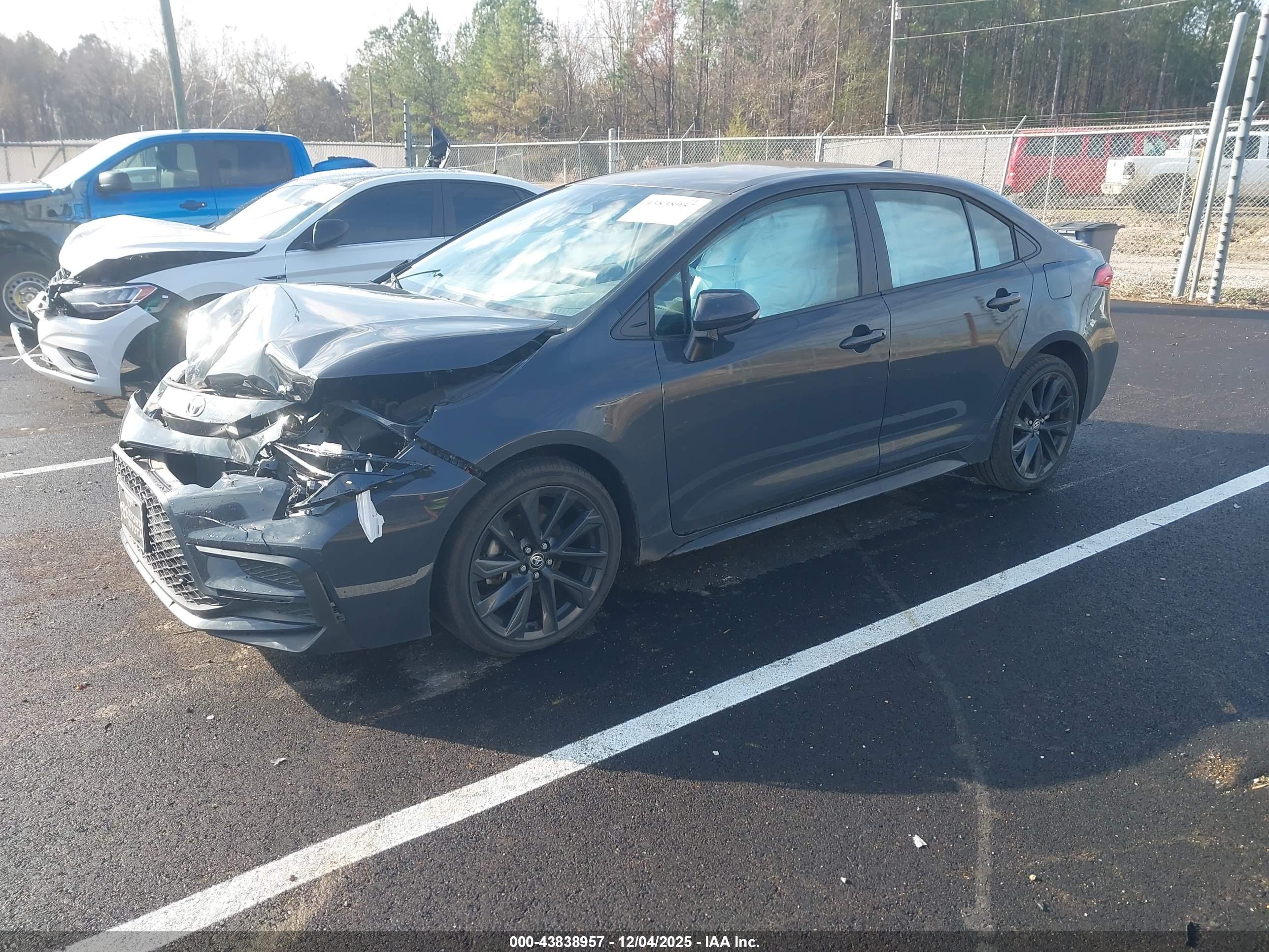 TOYOTA COROLLA image 2