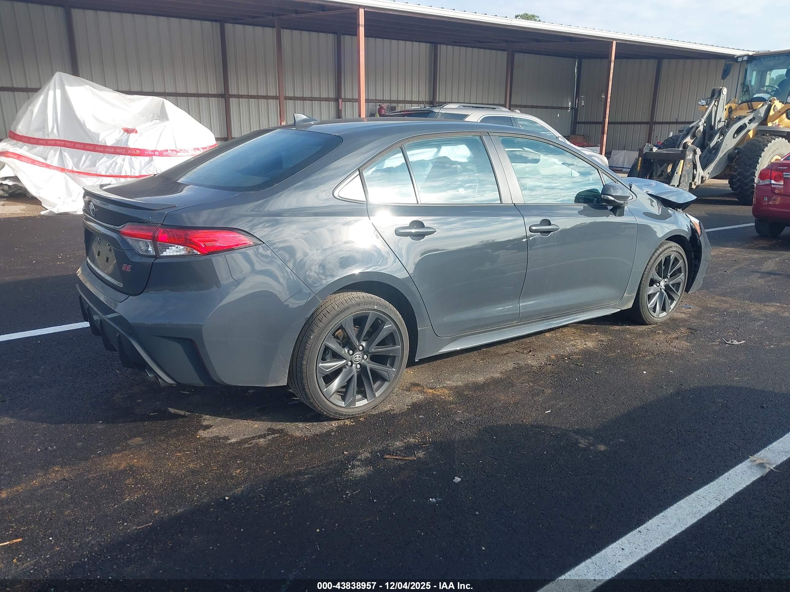 TOYOTA COROLLA image 4