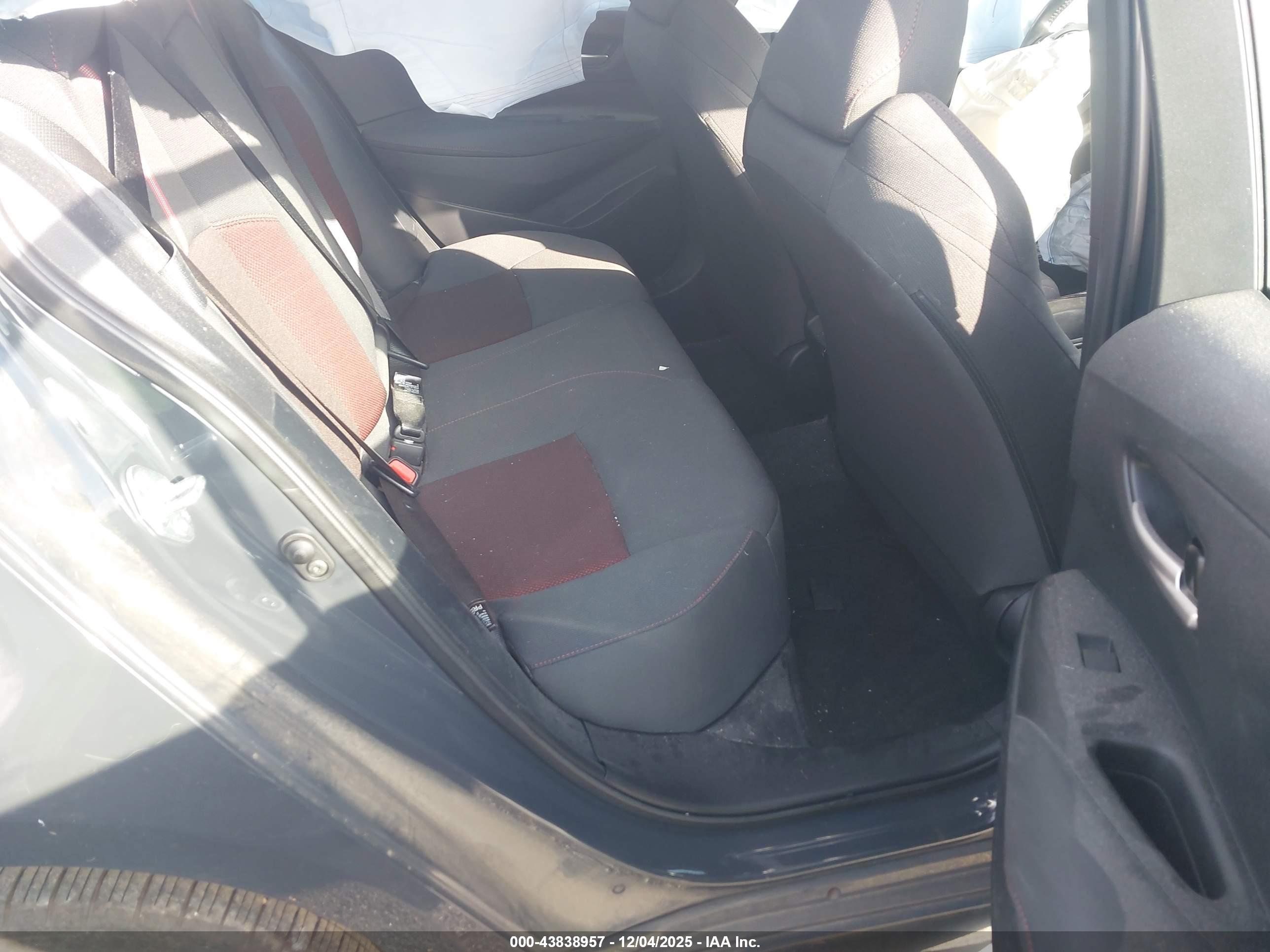 TOYOTA COROLLA image 8