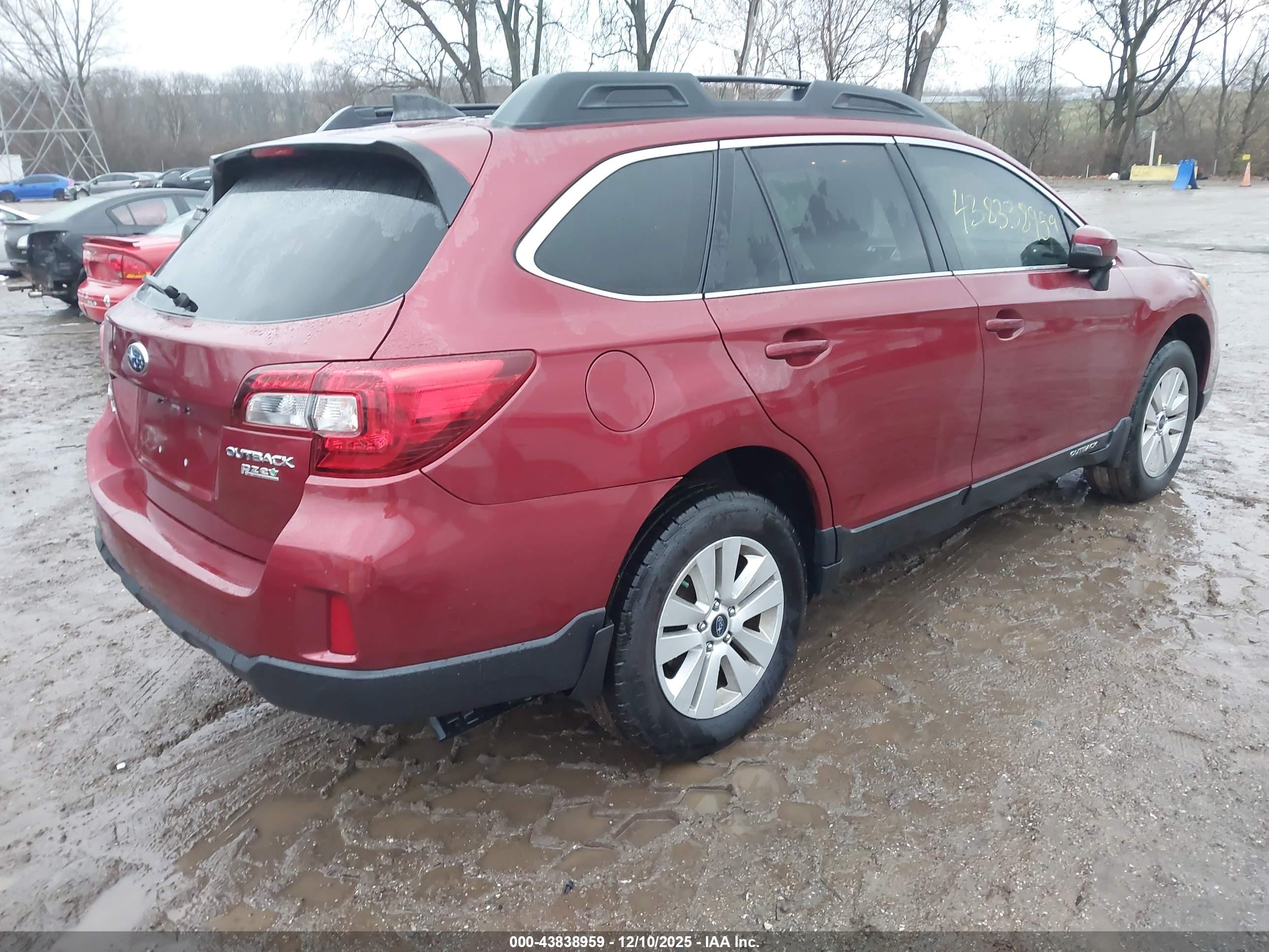 SUBARU OUTBACK image 4
