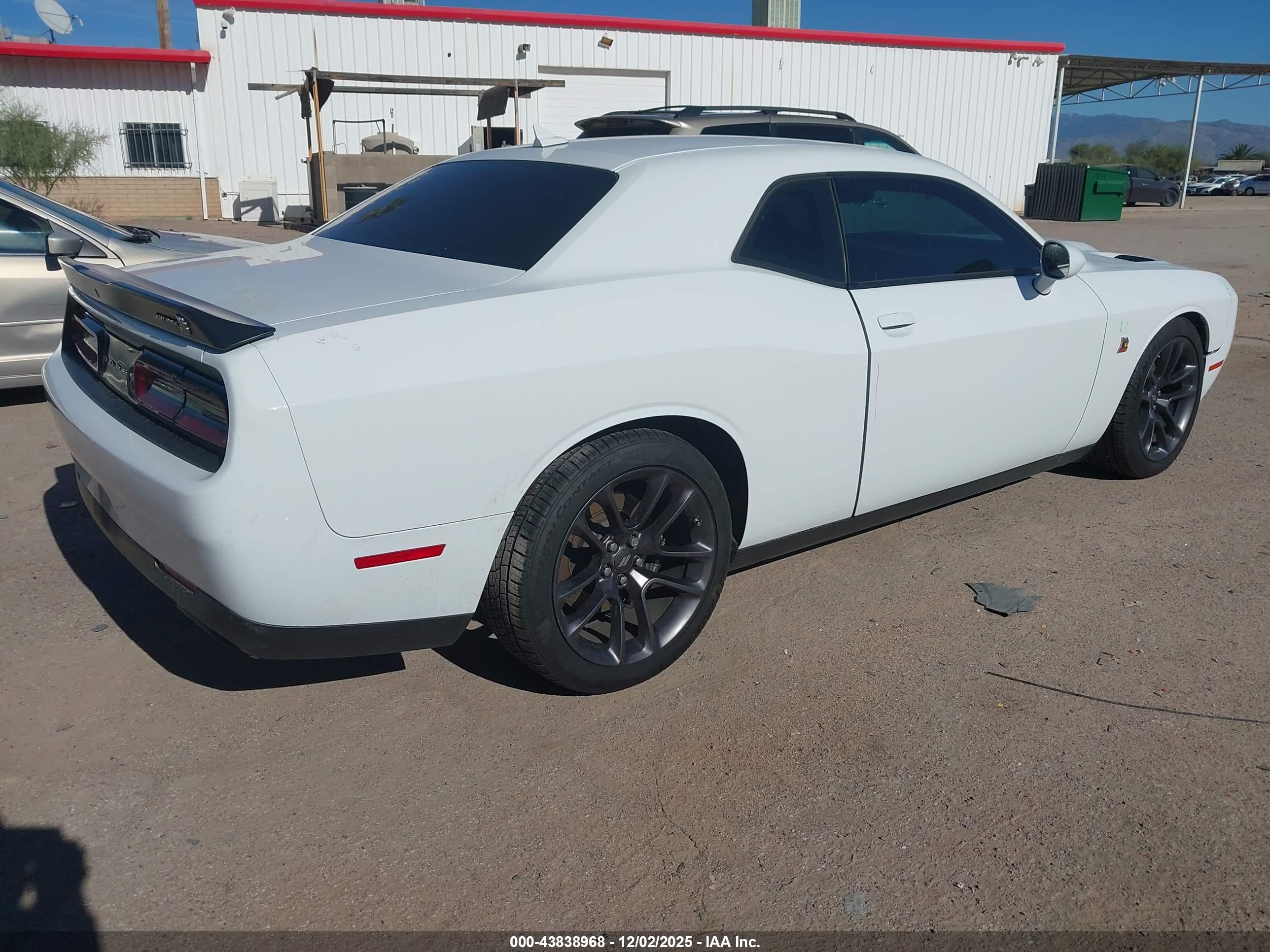 DODGE CHALLENGER image 4