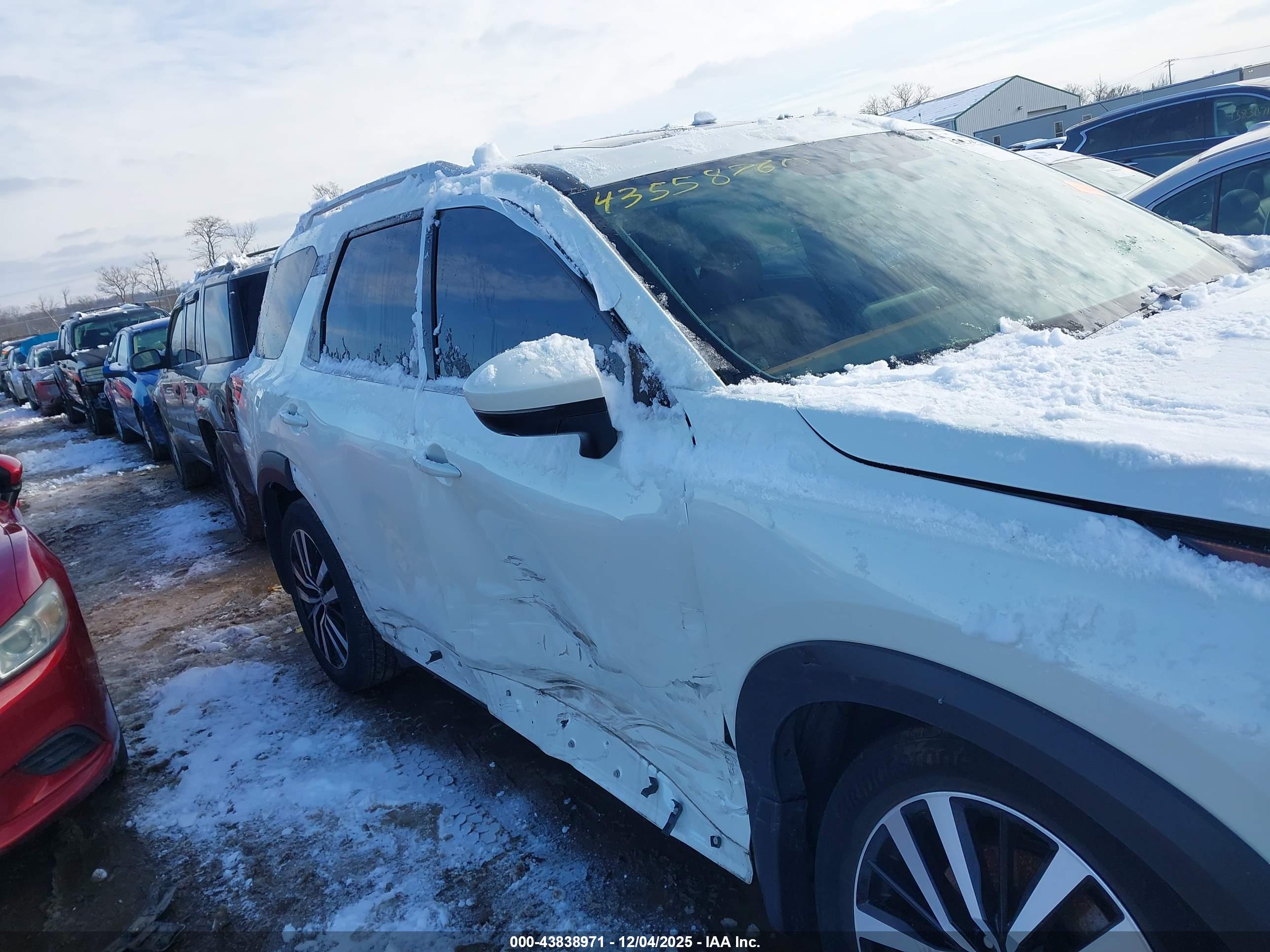 NISSAN PATHFINDER image 6