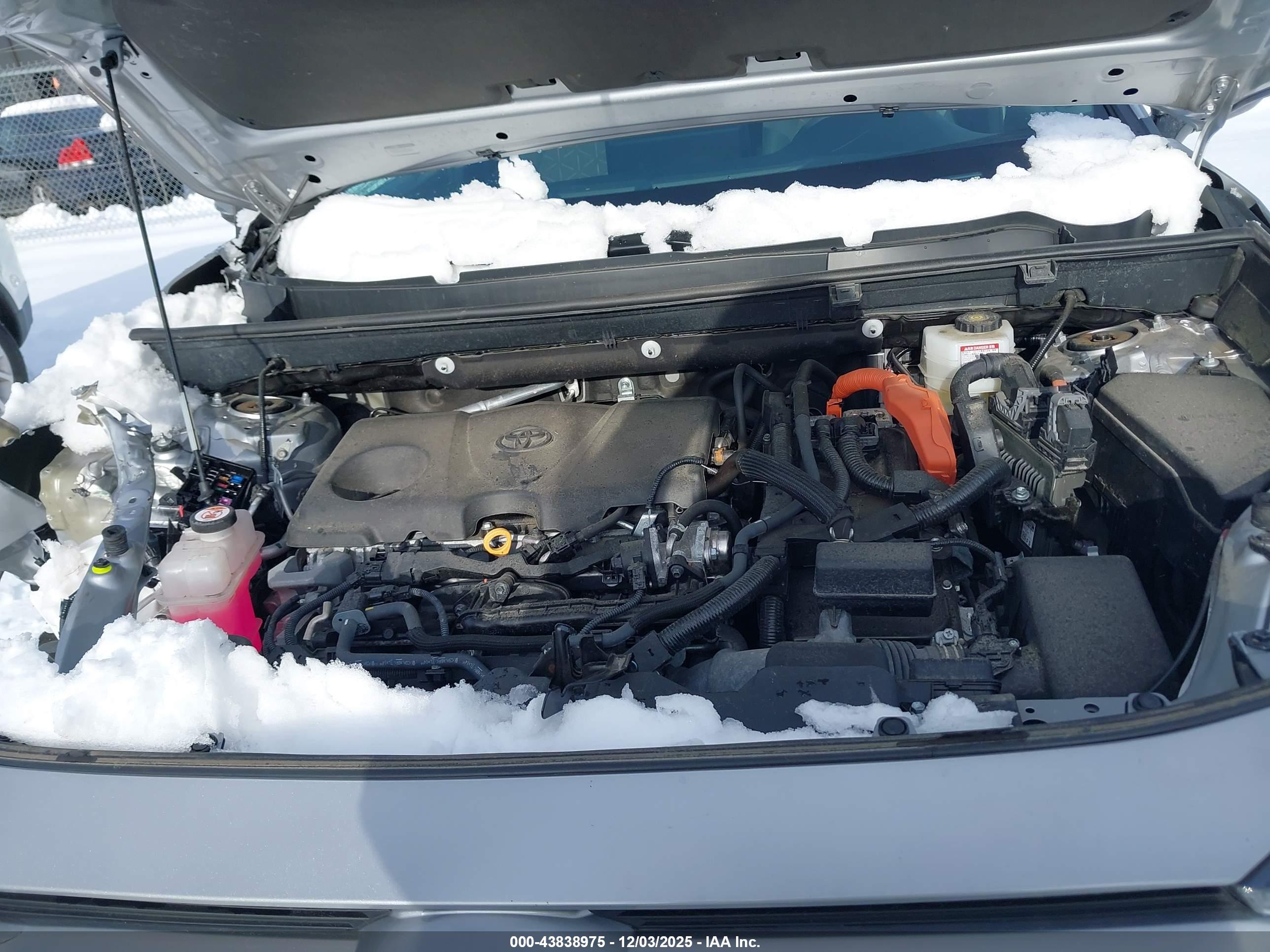 TOYOTA RAV4 image 10