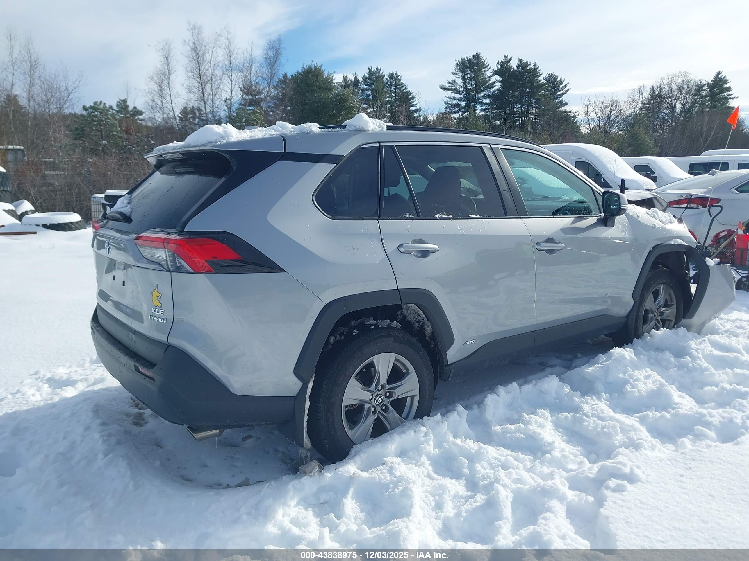 TOYOTA RAV4 image 4