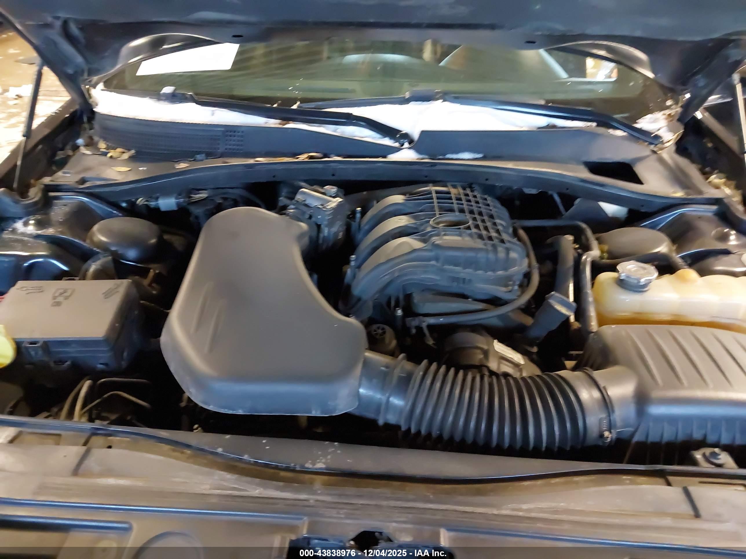 CHRYSLER 300 image 10