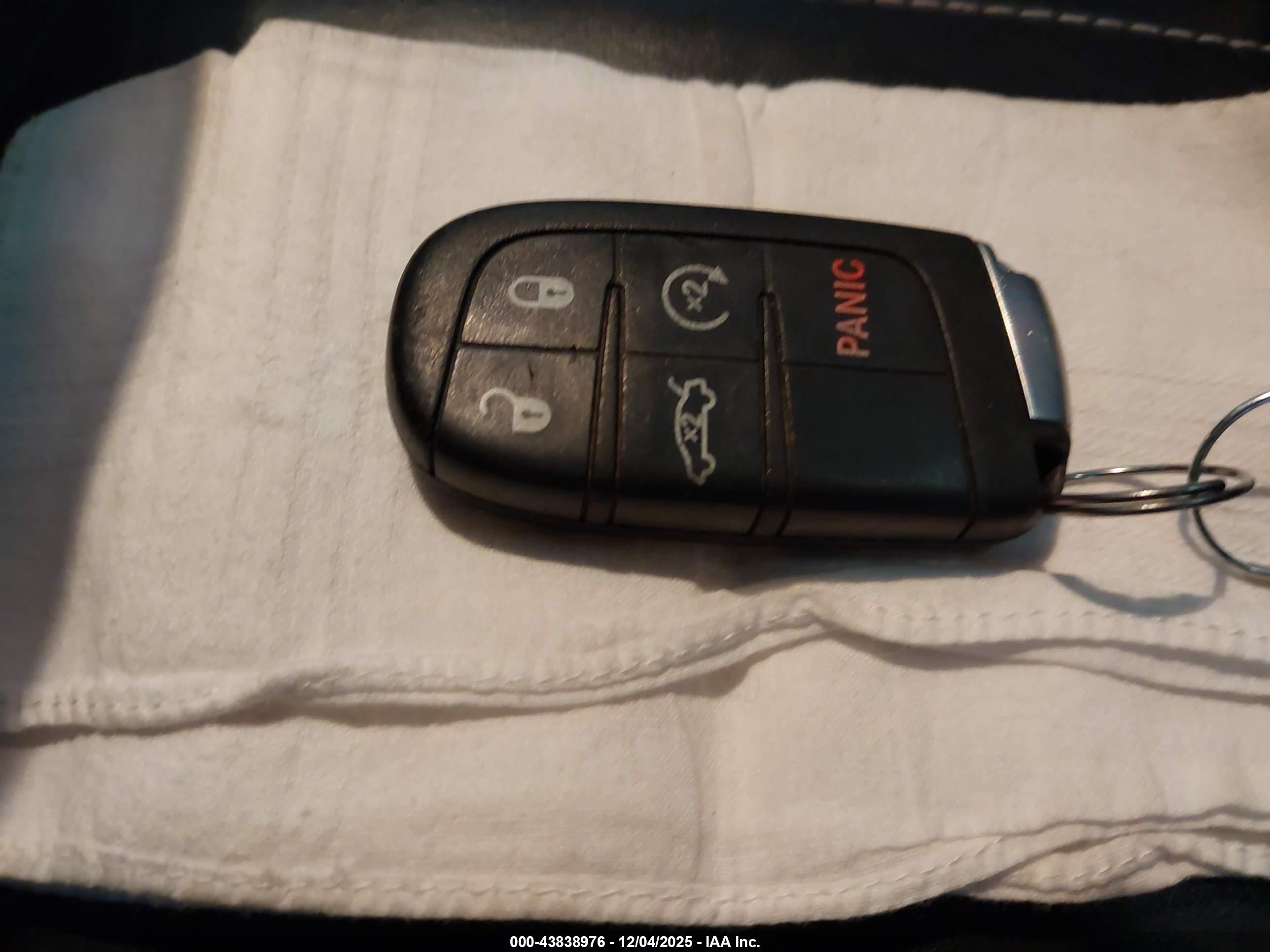 CHRYSLER 300 image 11