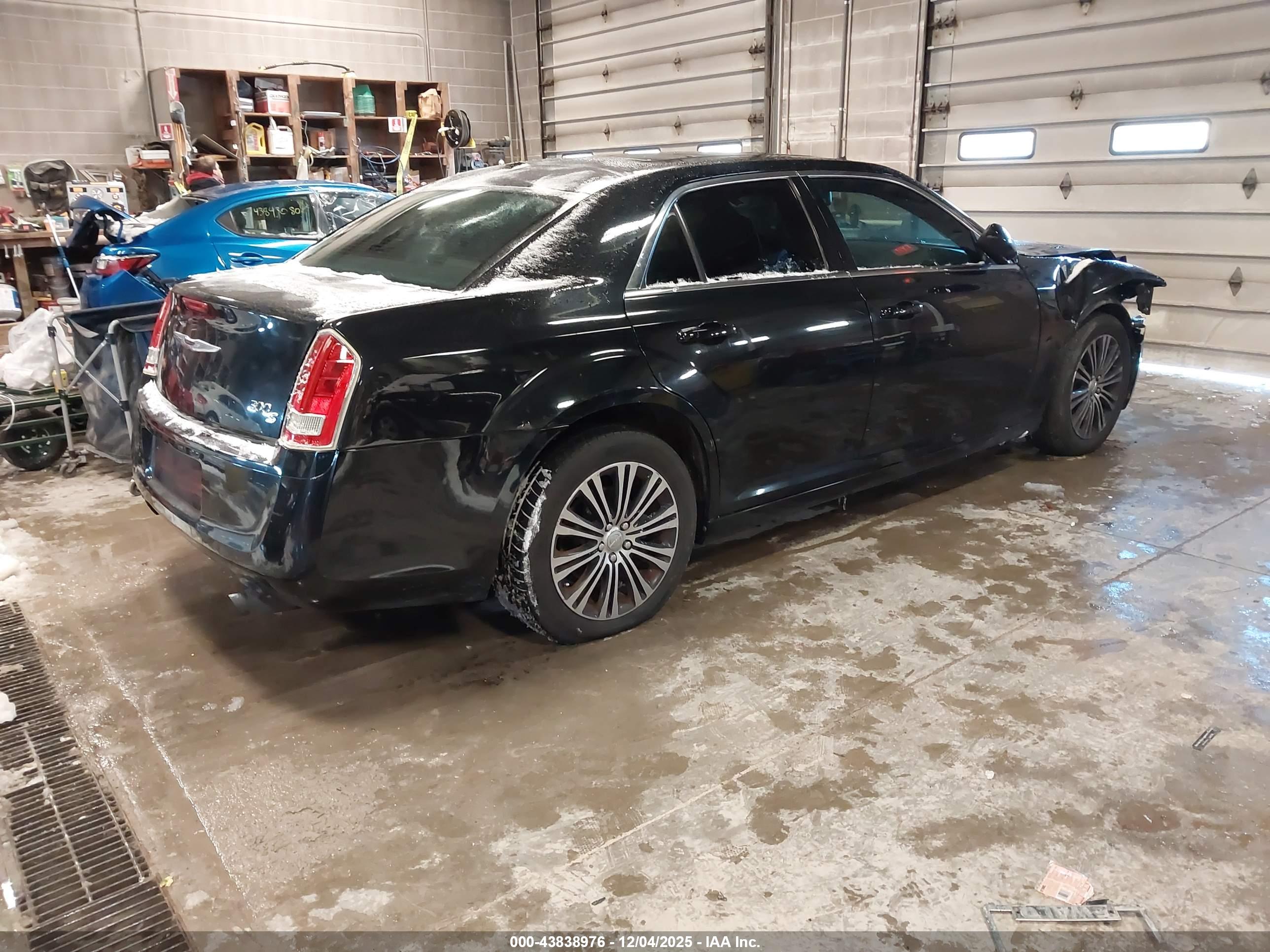 CHRYSLER 300 image 4
