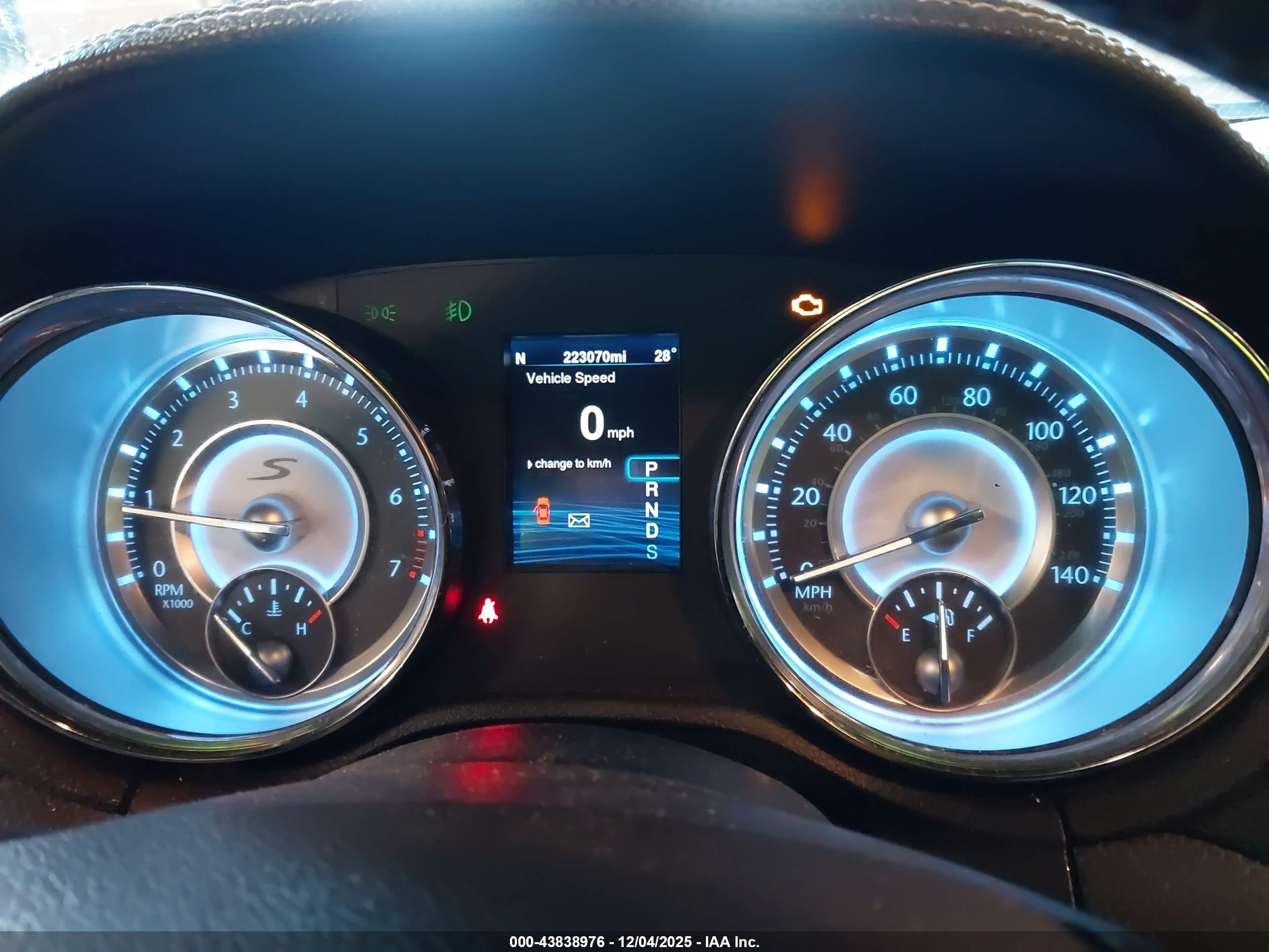 CHRYSLER 300 image 7