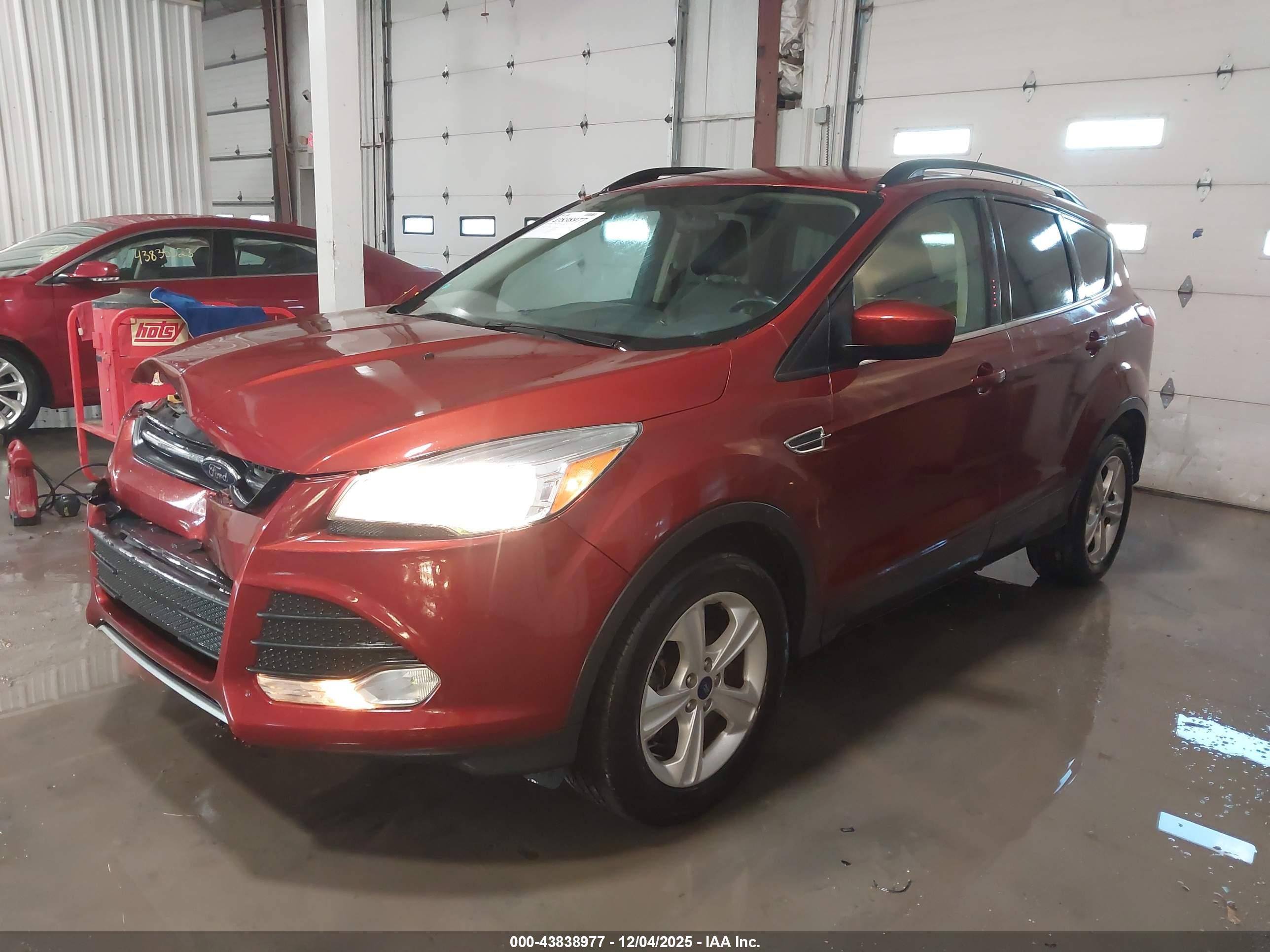 FORD ESCAPE image 2