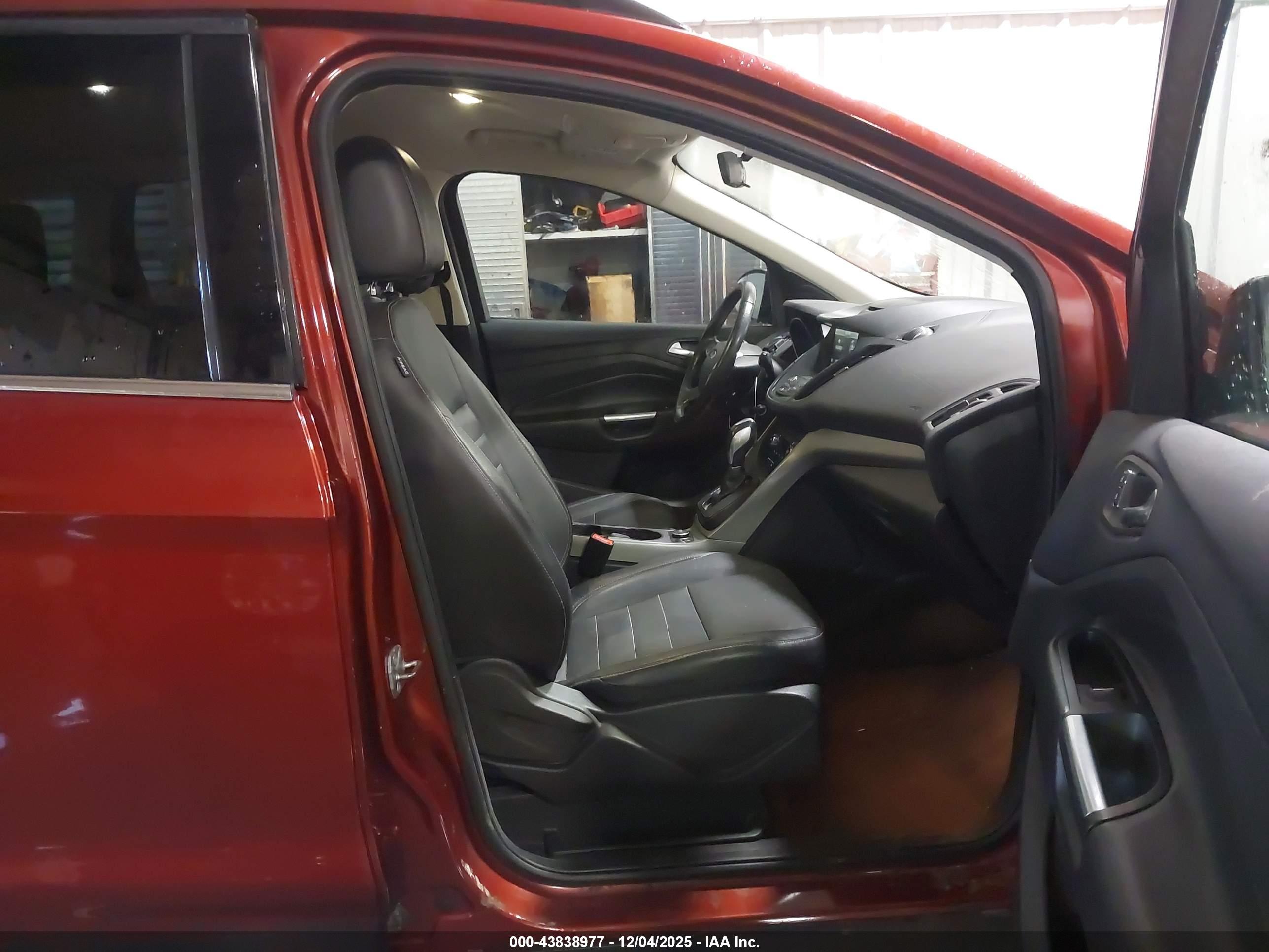 FORD ESCAPE image 5