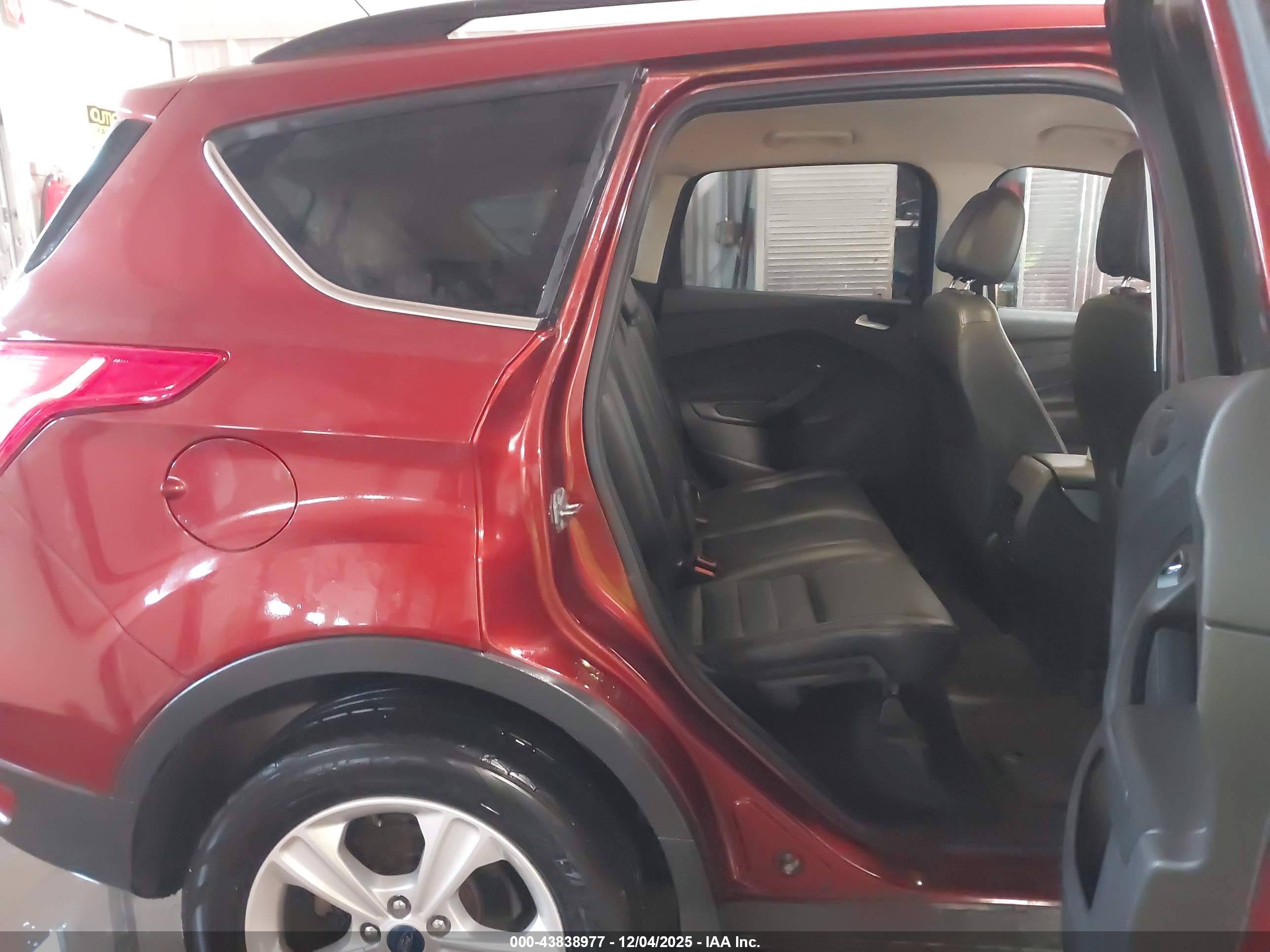 FORD ESCAPE image 8