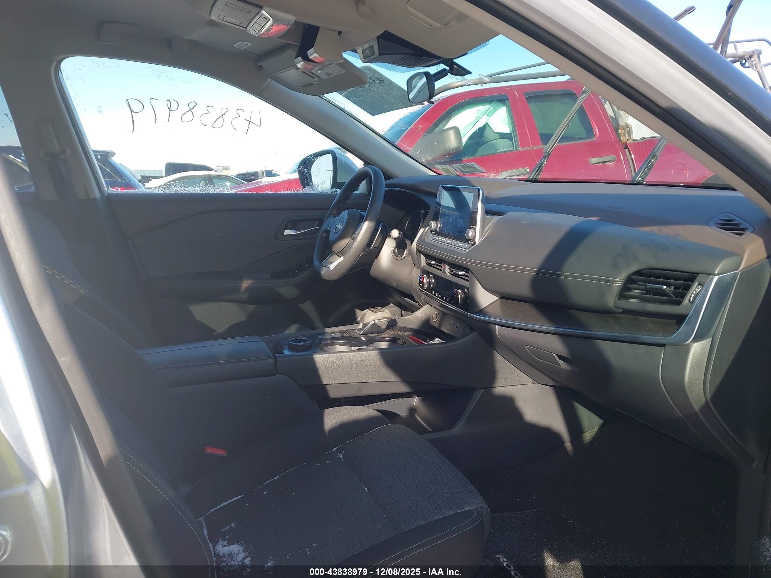 NISSAN ROGUE image 5