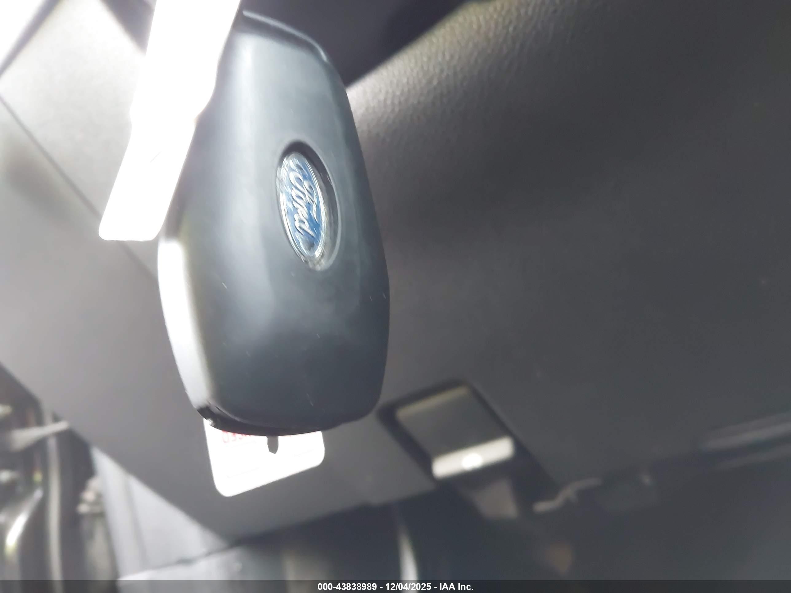 FORD EXPLORER image 11