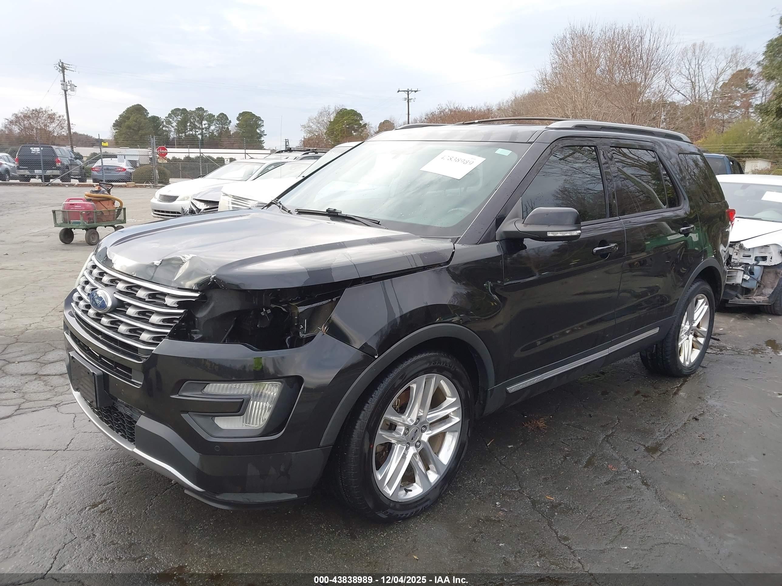 FORD EXPLORER image 2