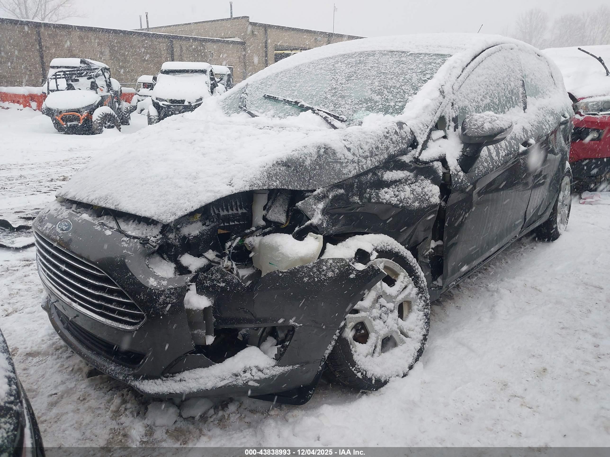 FORD FIESTA image 6
