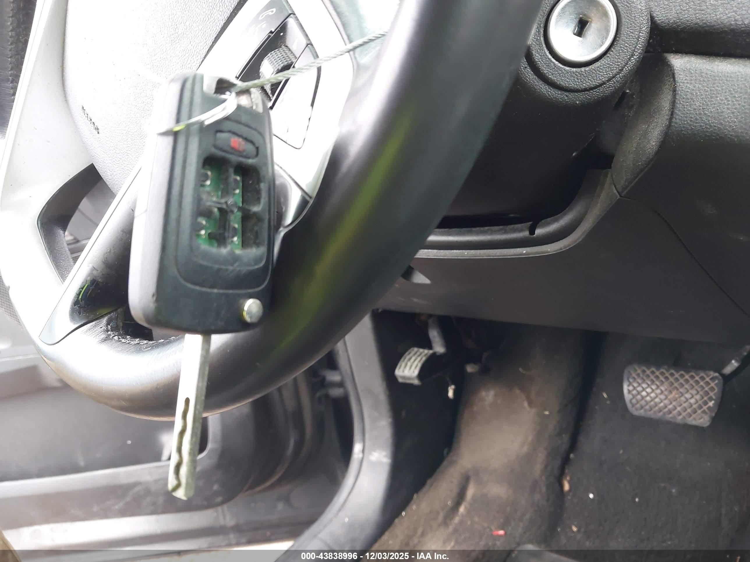 GMC TERRAIN image 11