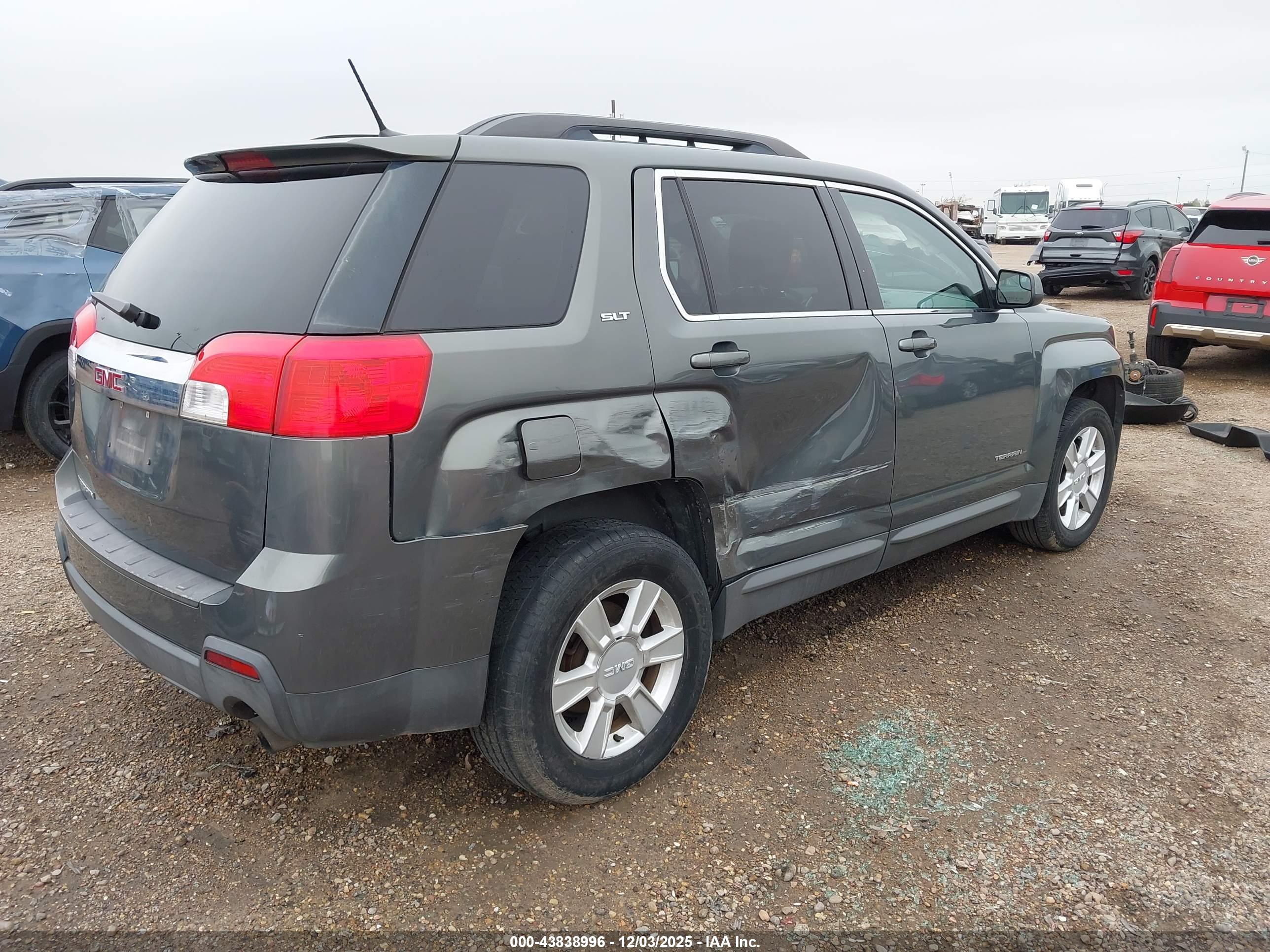 GMC TERRAIN image 4