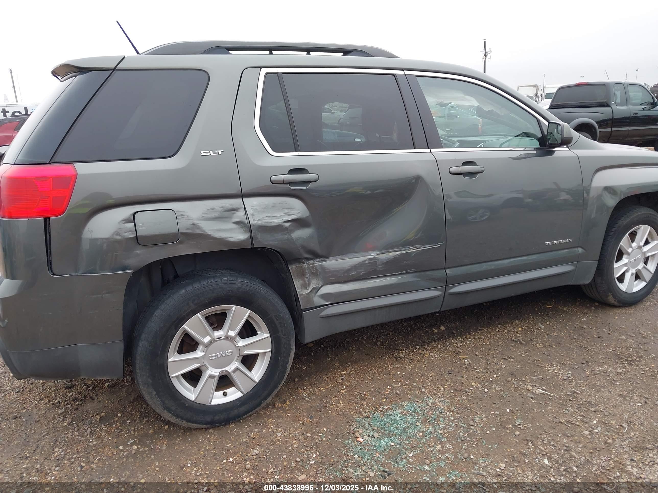 GMC TERRAIN image 6