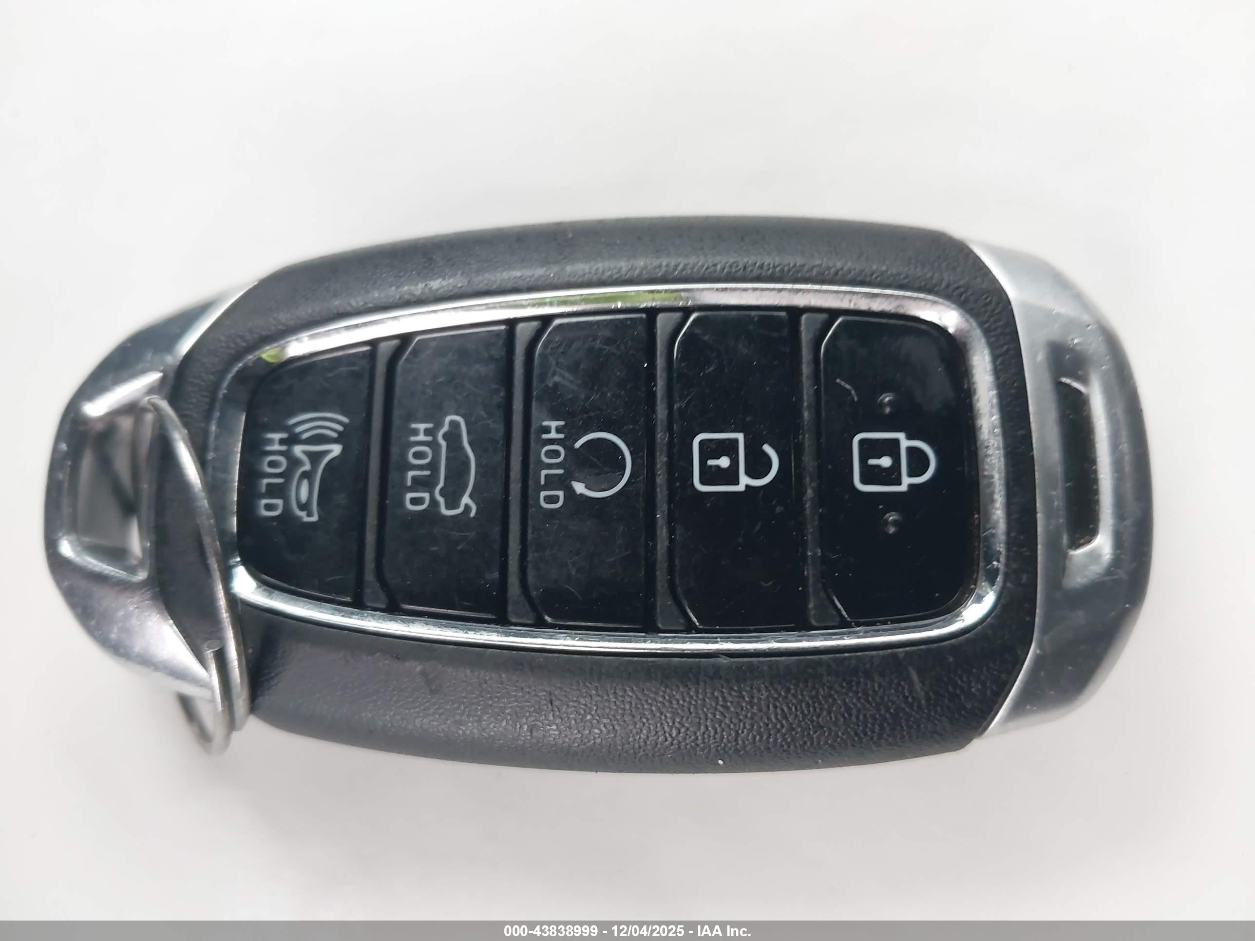 HYUNDAI ELANTRA image 11