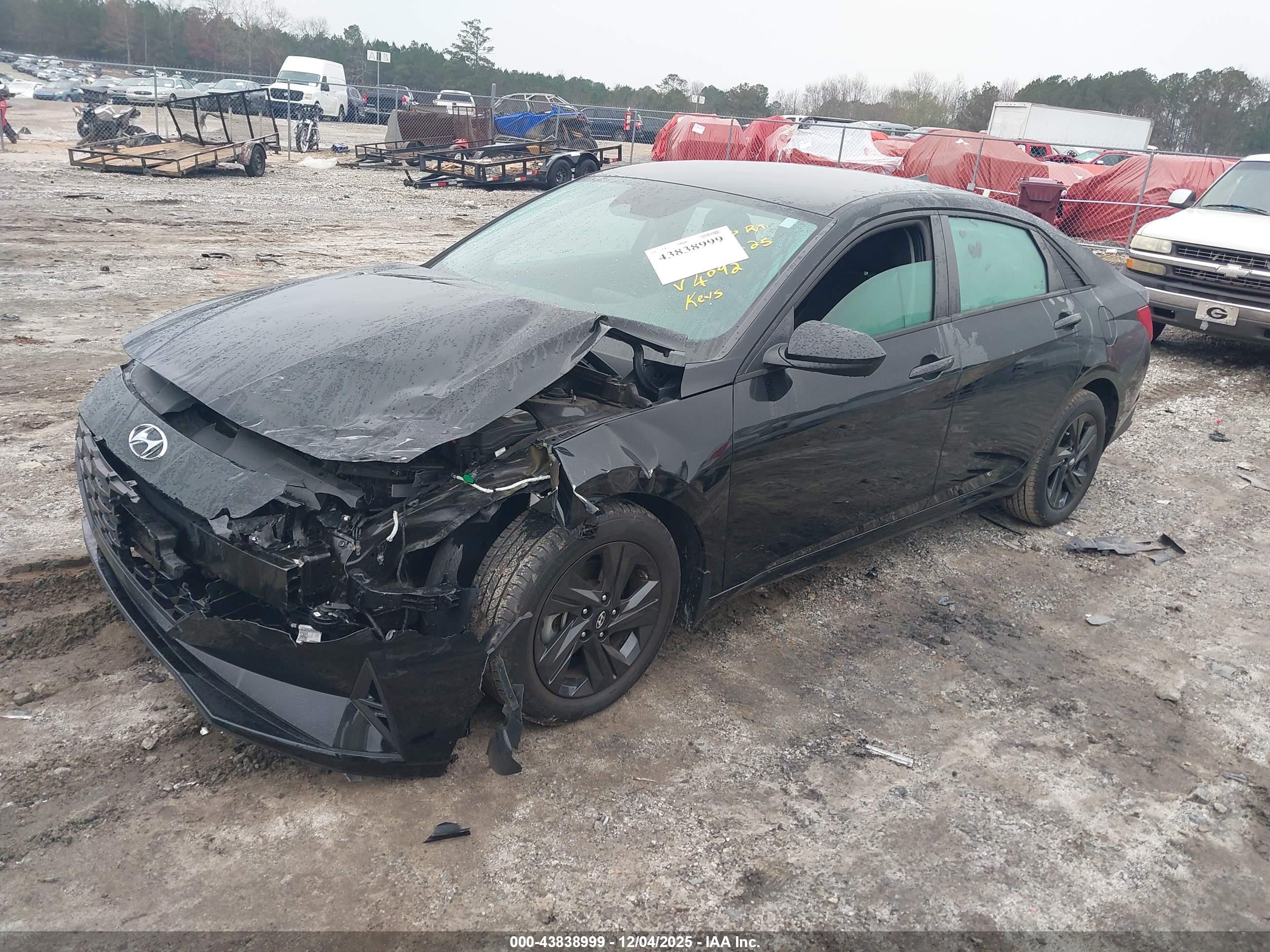 HYUNDAI ELANTRA image 2