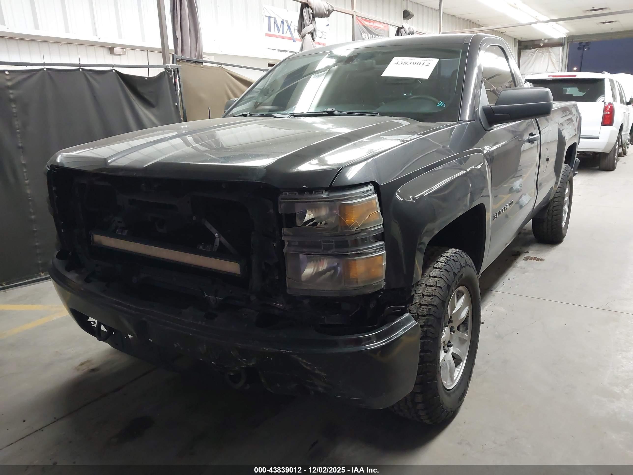 CHEVROLET SILVERADO image 2