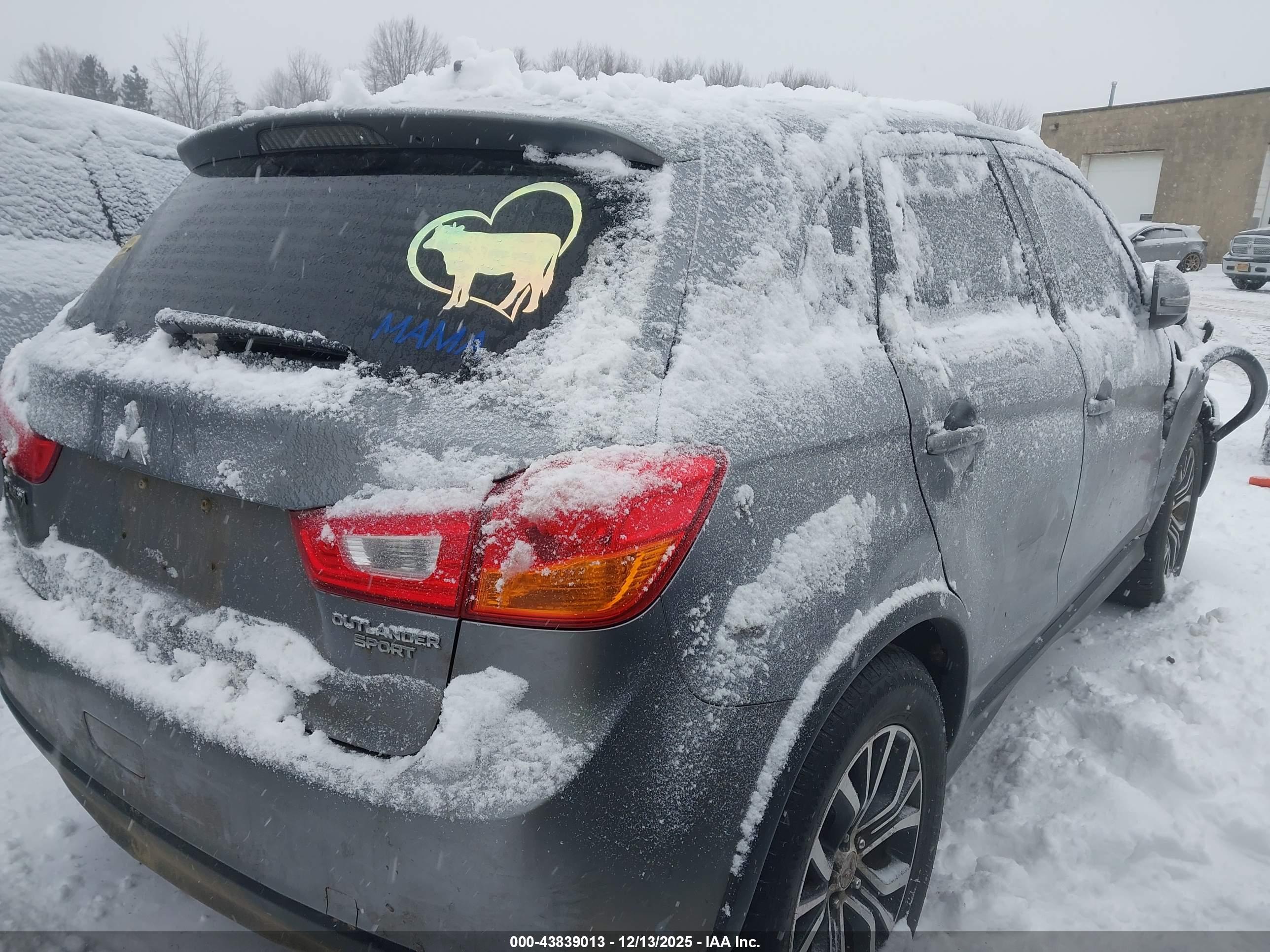 MITSUBISHI OUTLANDER image 4
